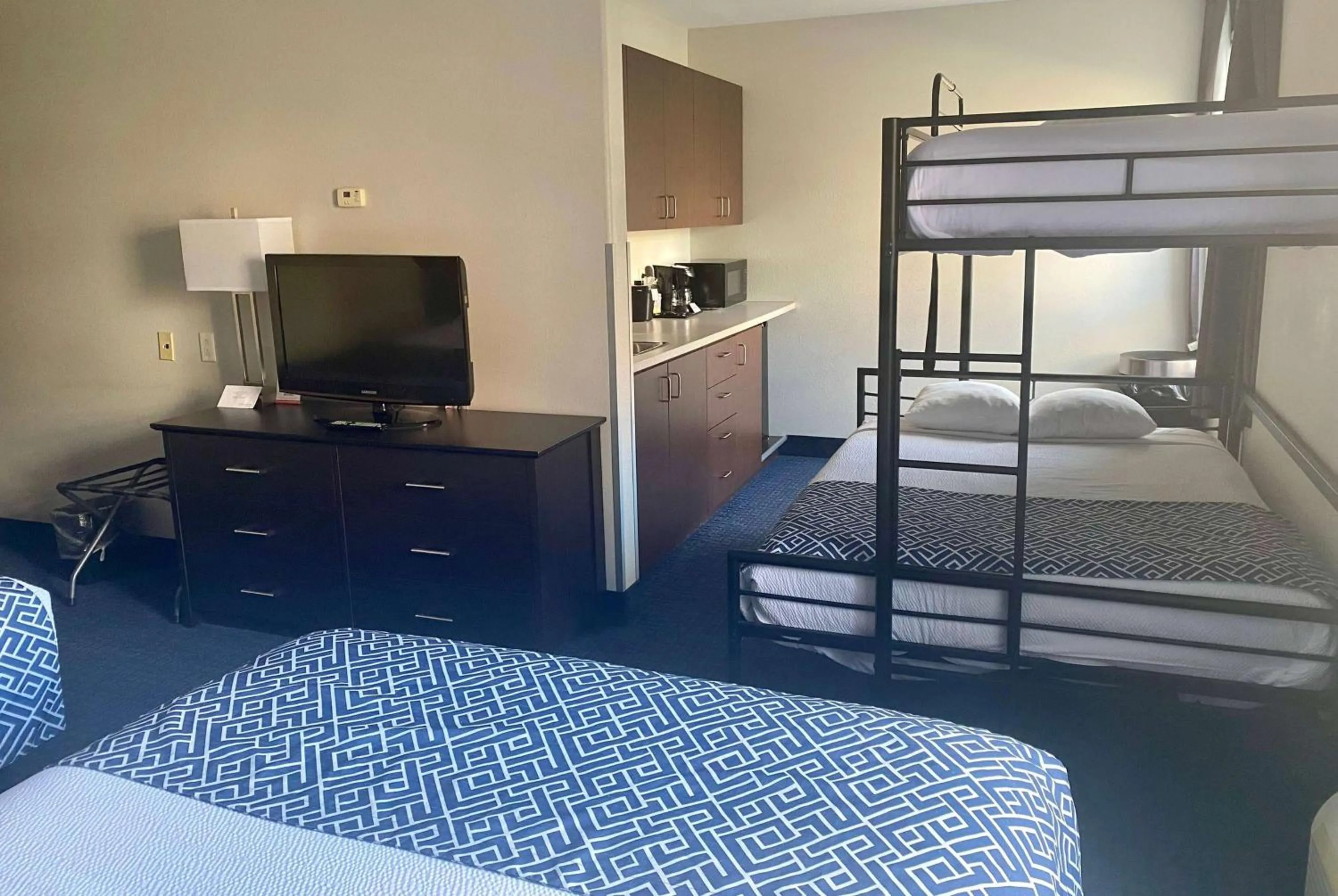 Bed in Super 8 by Wyndham Lachenaie/Terrebonne