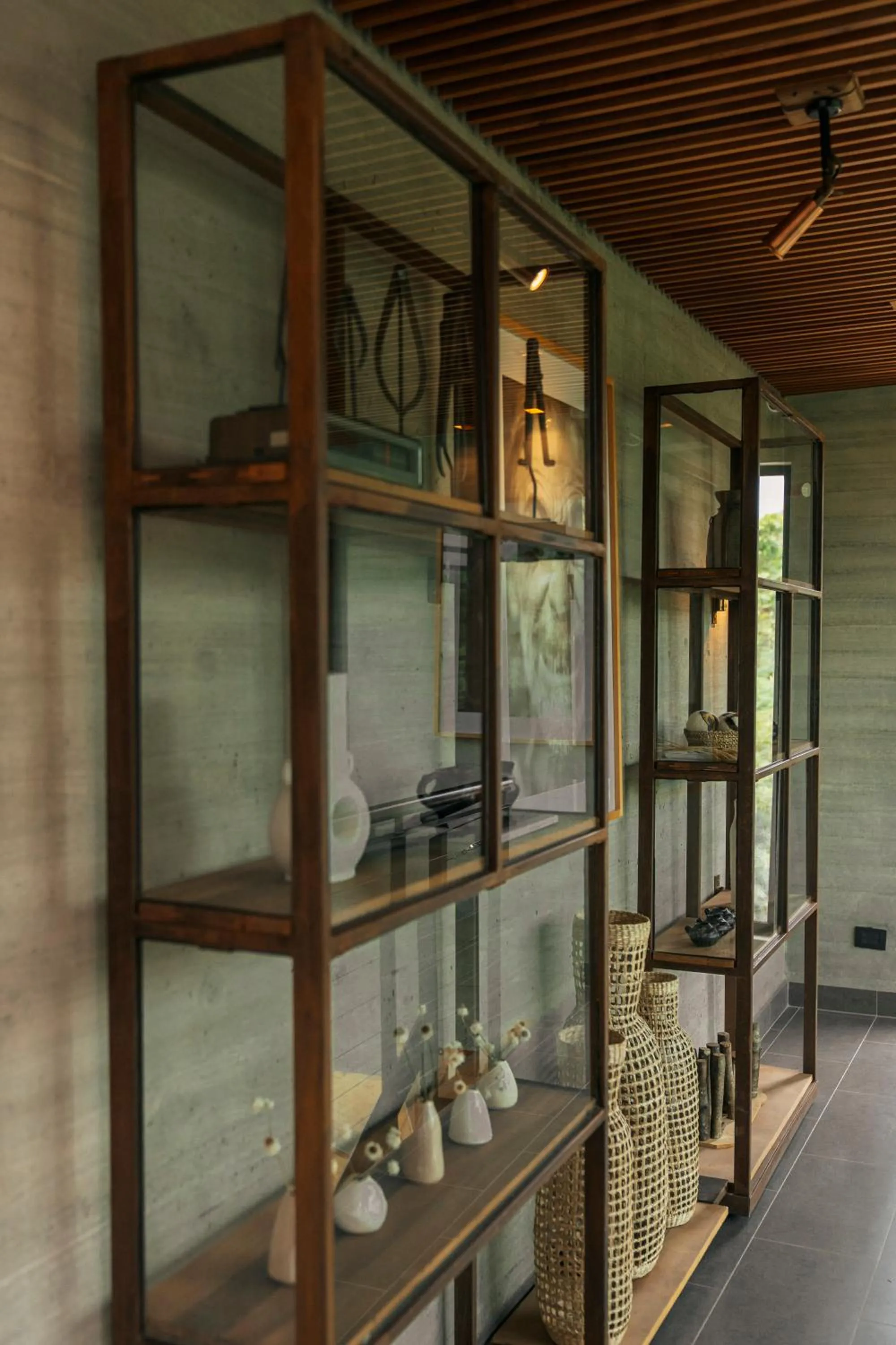 Decorative detail in Maison Italia 1029