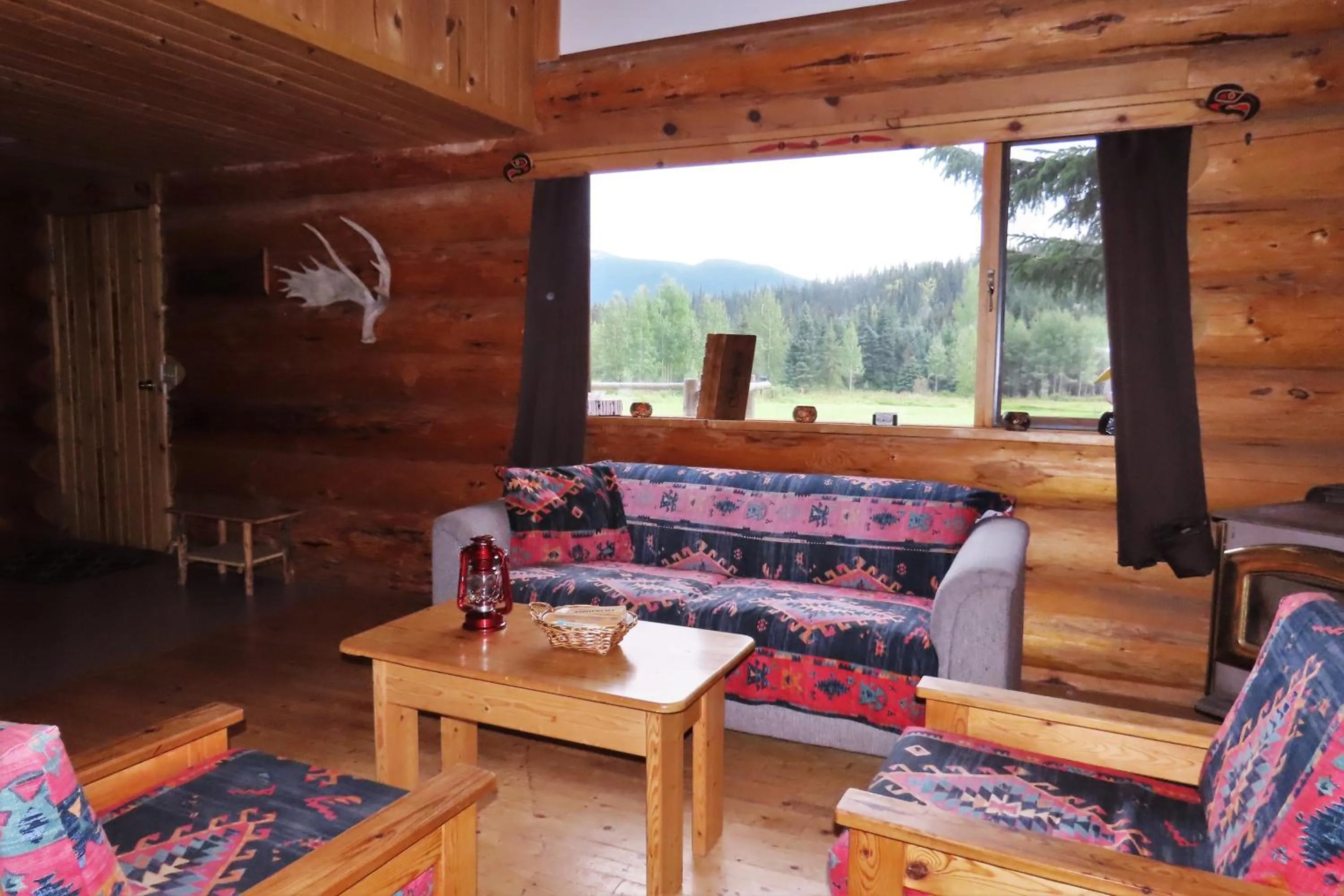 Living room in Rocky Ridge Resort-BC