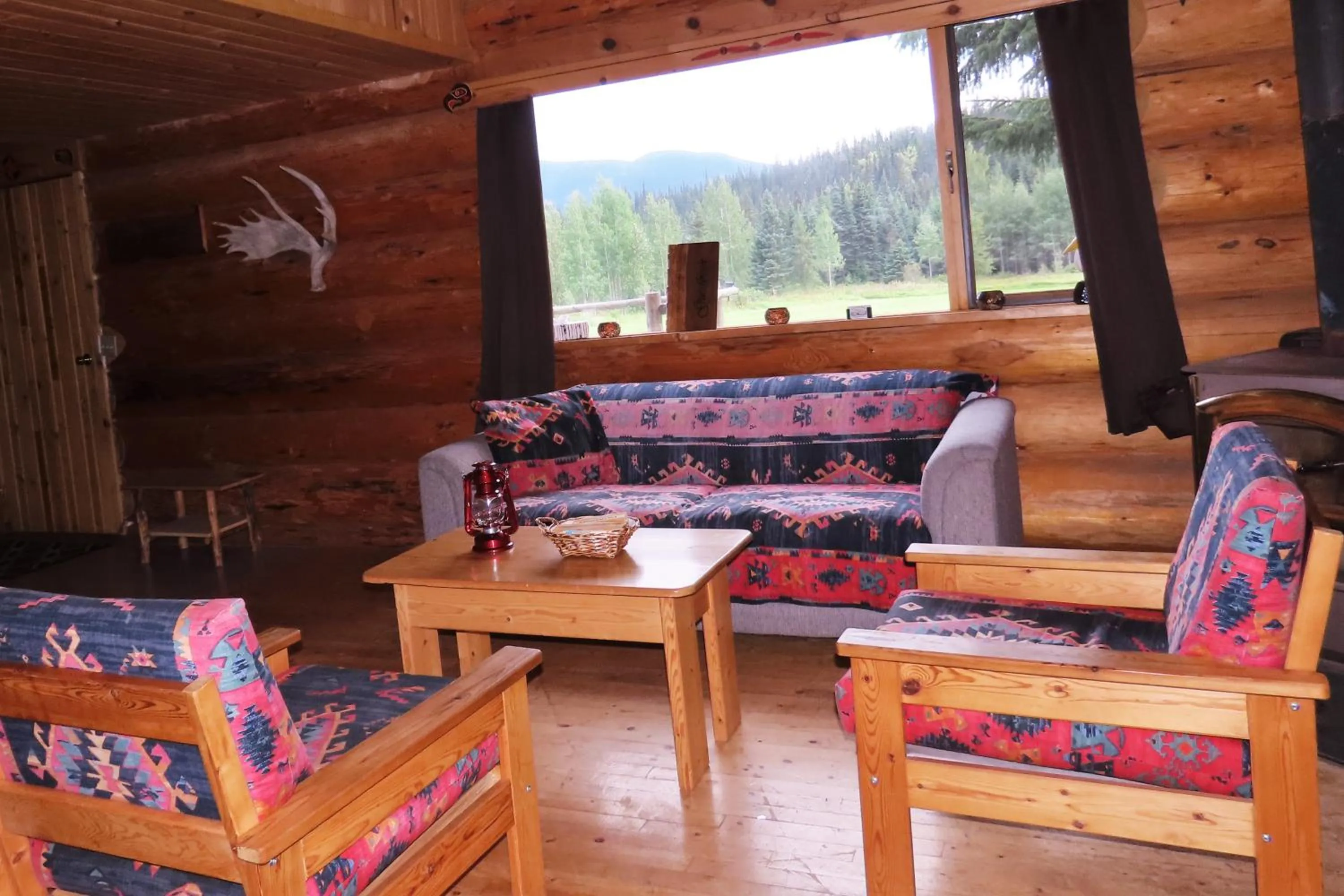Living room in Rocky Ridge Resort-BC