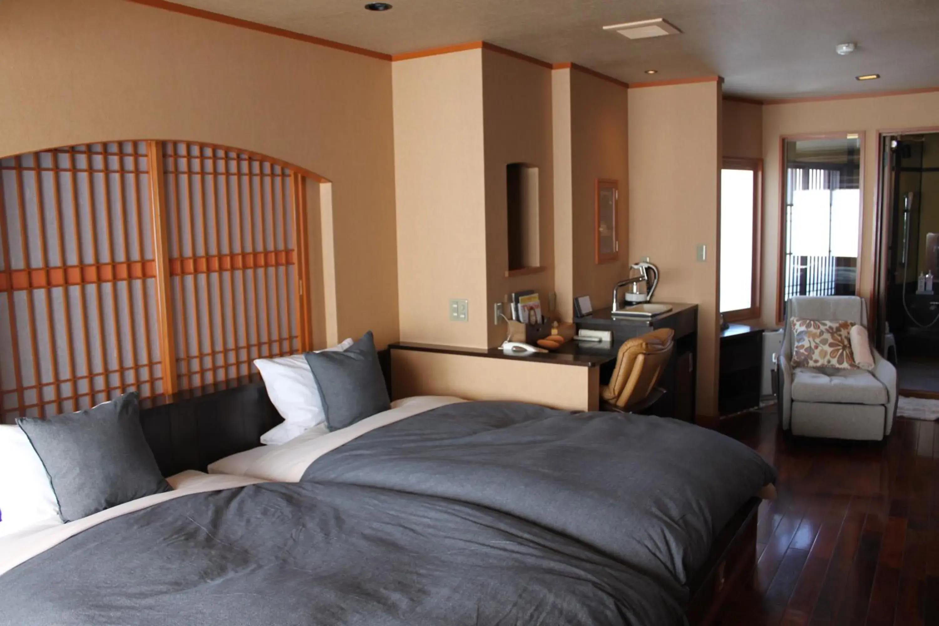 Deluxe Double Room with Mountain View in Hanaichi Deluxe Double Room with Mountain View in Hanaichi