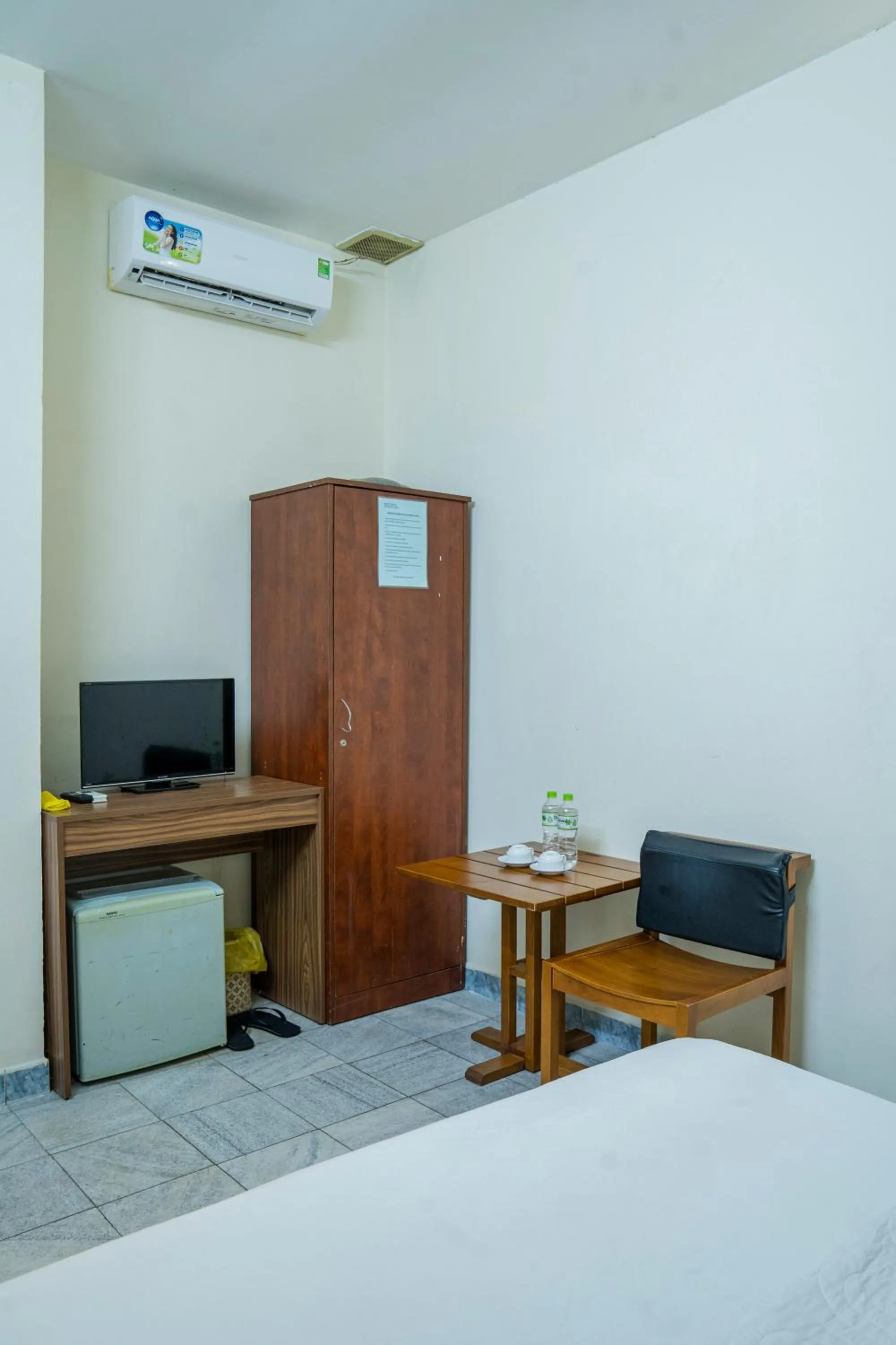 TV and multimedia, Bed in Aqua Kim Long Hotel