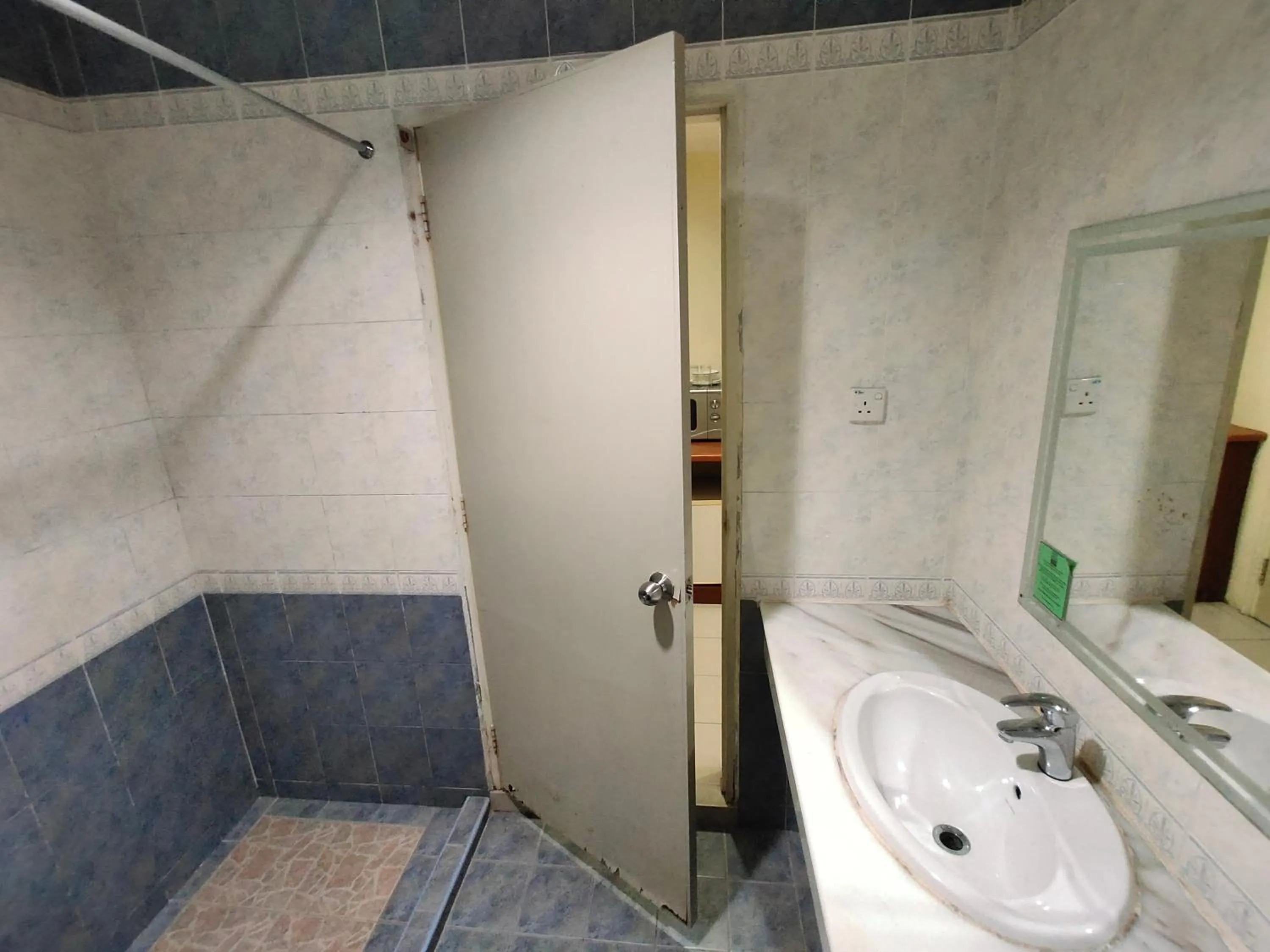 Wawa's Golf View Inn