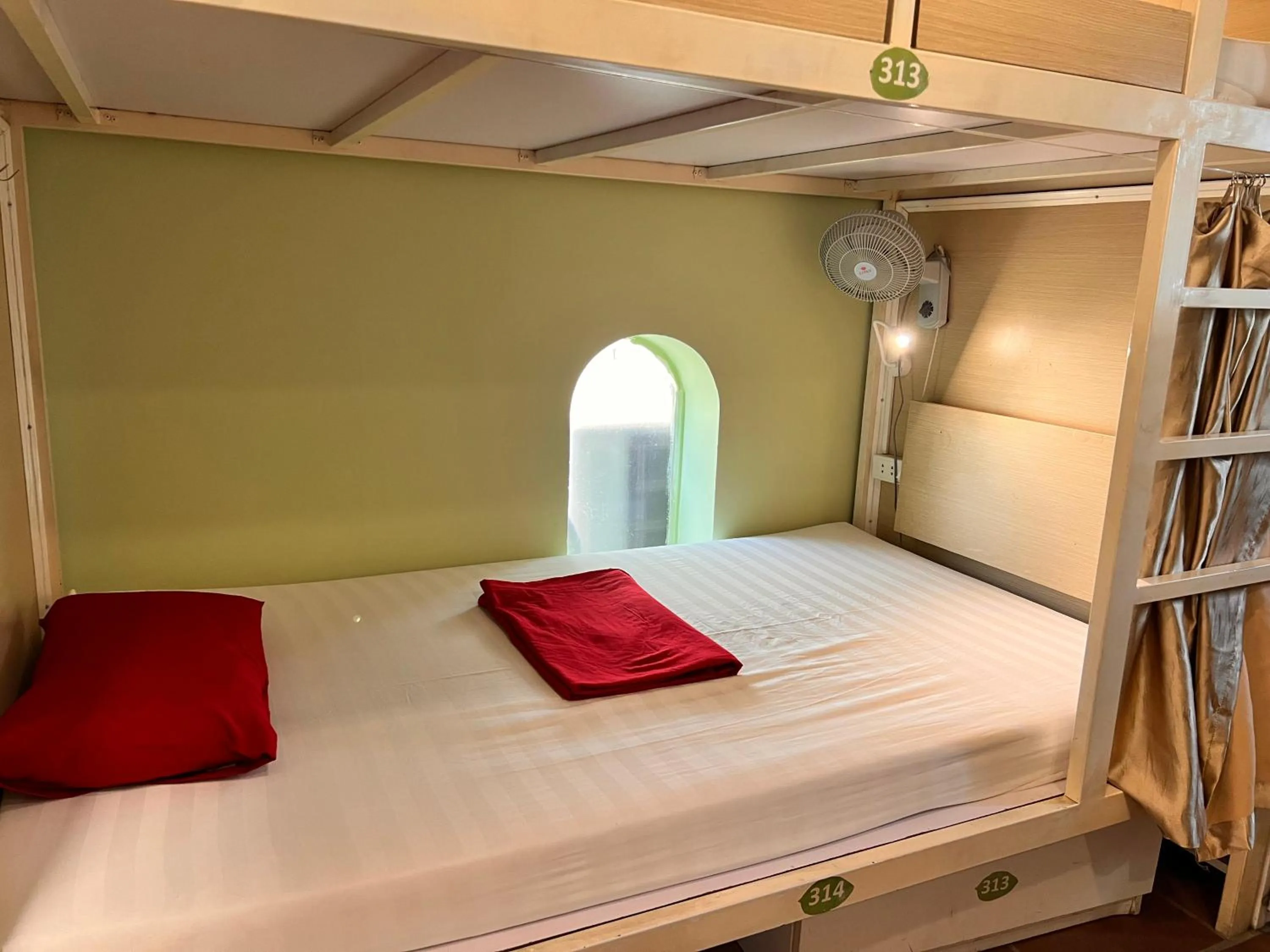 Bed in Hanoi EcoStay 1 hostel