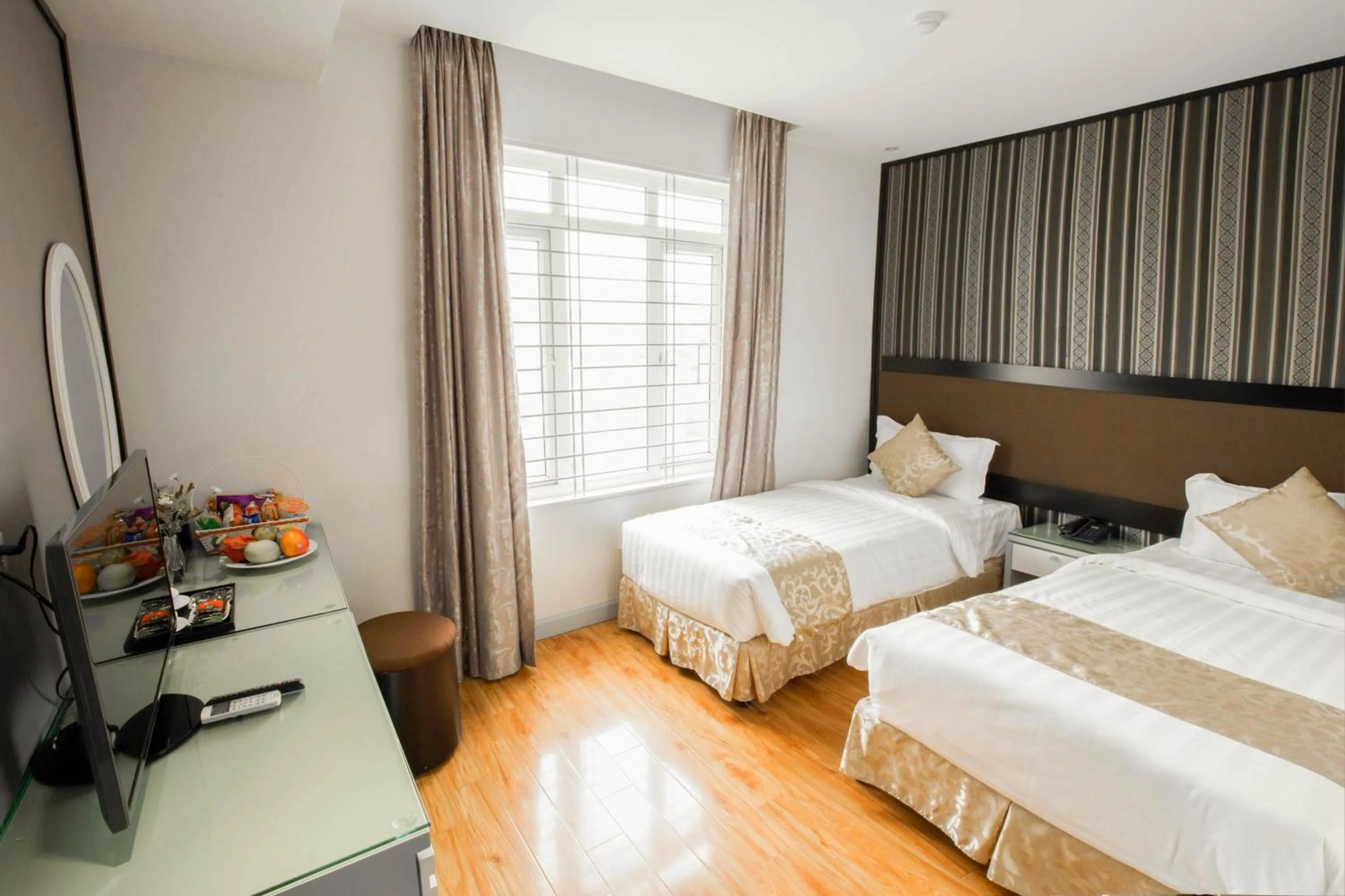 Photo of the whole room, Bed in Riverside Boutique Hotel