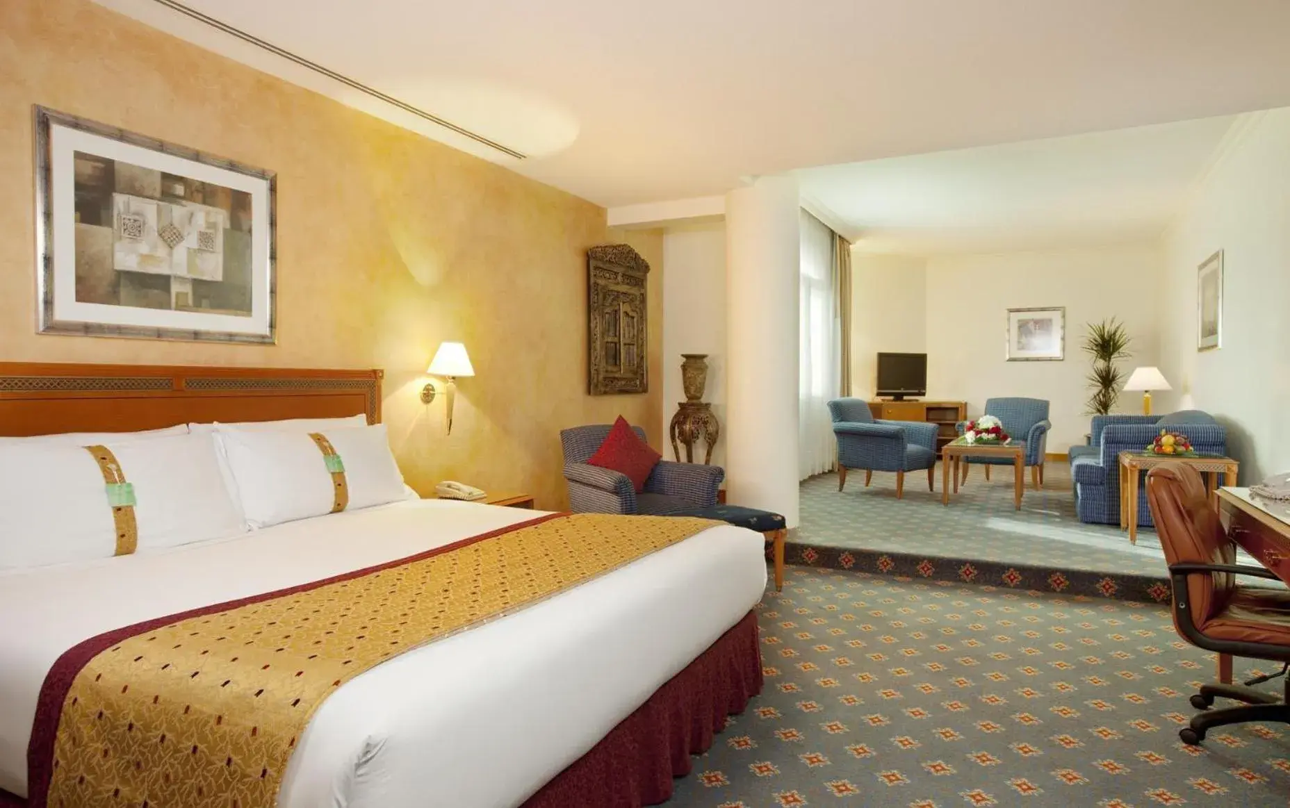 One-Bedroom King Suite - Smoking in Holiday Inn Al Khobar by IHG One-Bedroom King Suite - Smoking in Holiday Inn Al Khobar by IHG