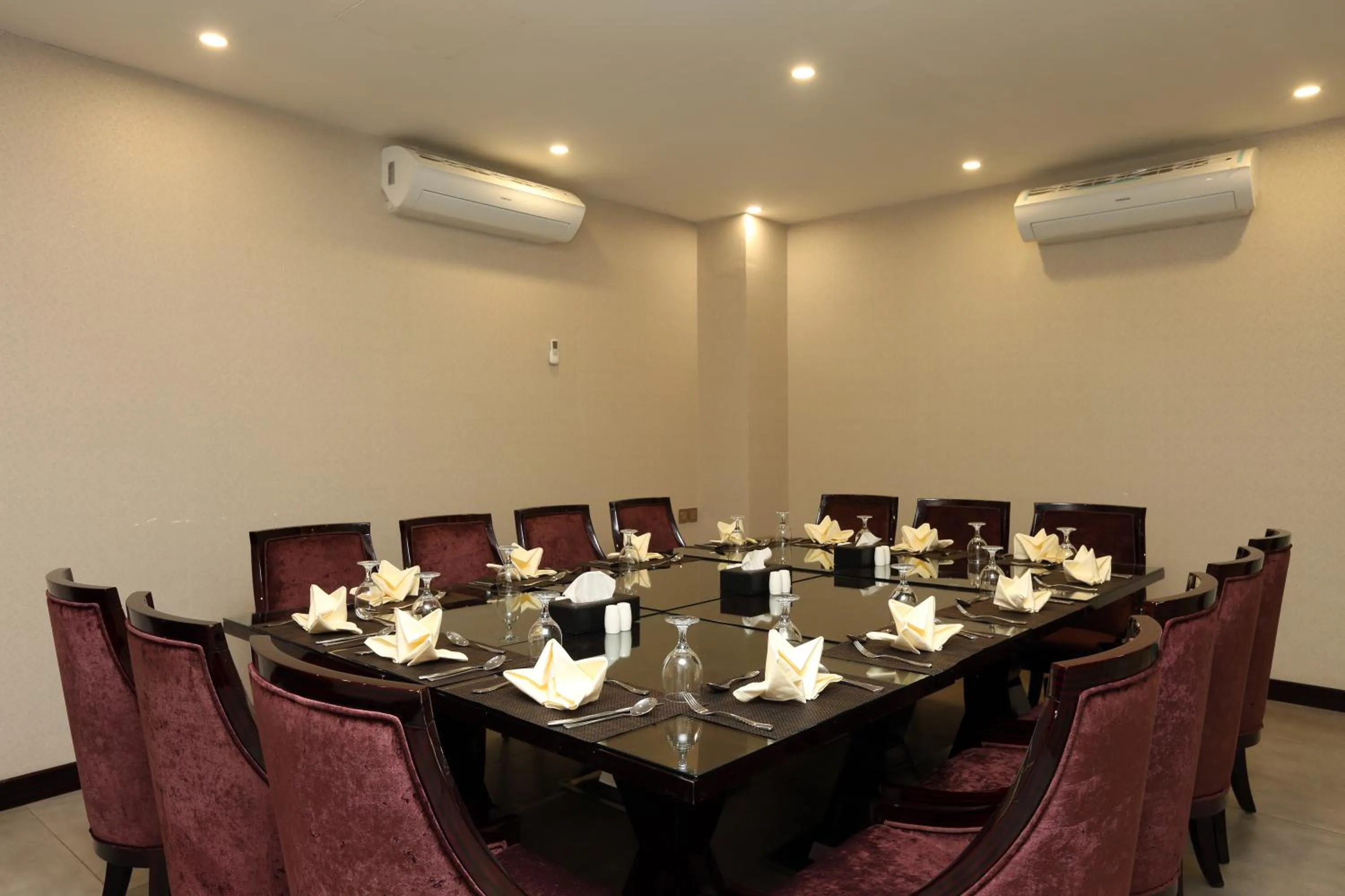 Meeting/conference room in Al Muhaidb Residence Al Ahsa