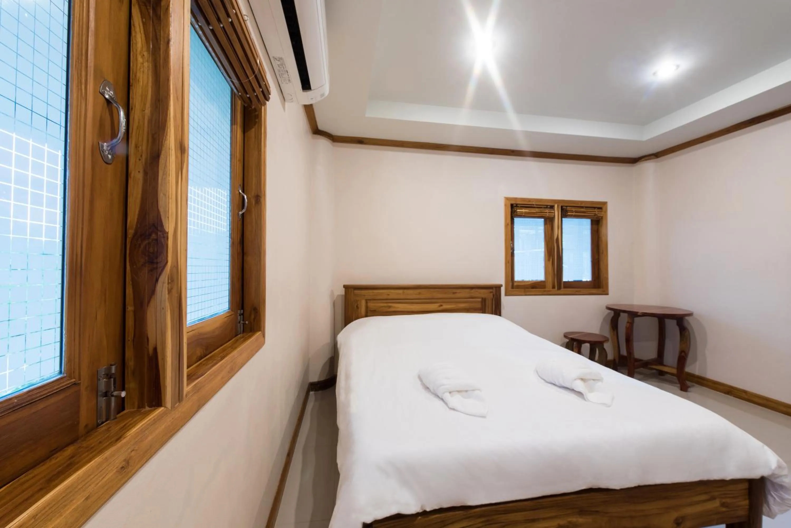 Bed in Thongphaphum River