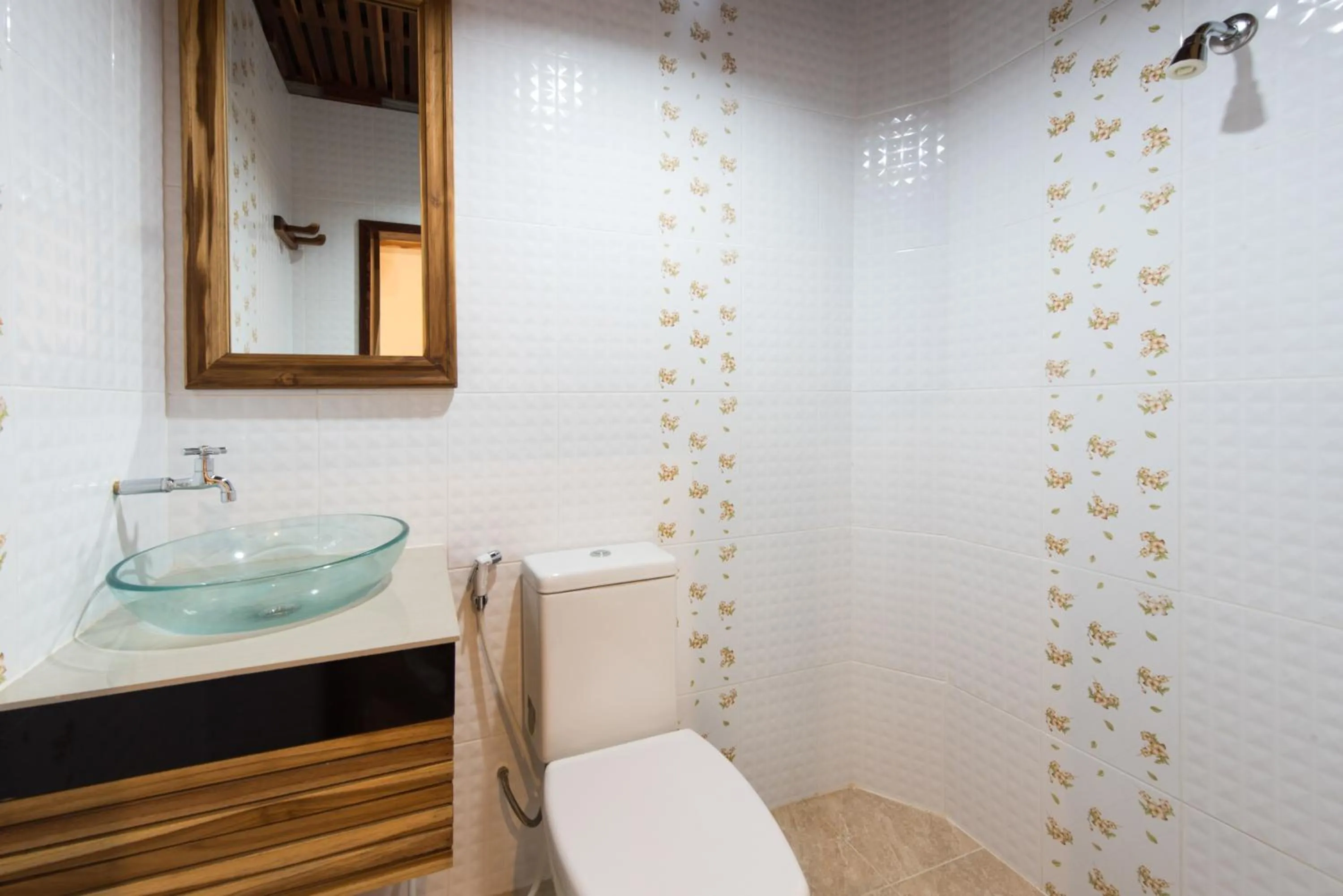 Shower in Thongphaphum River