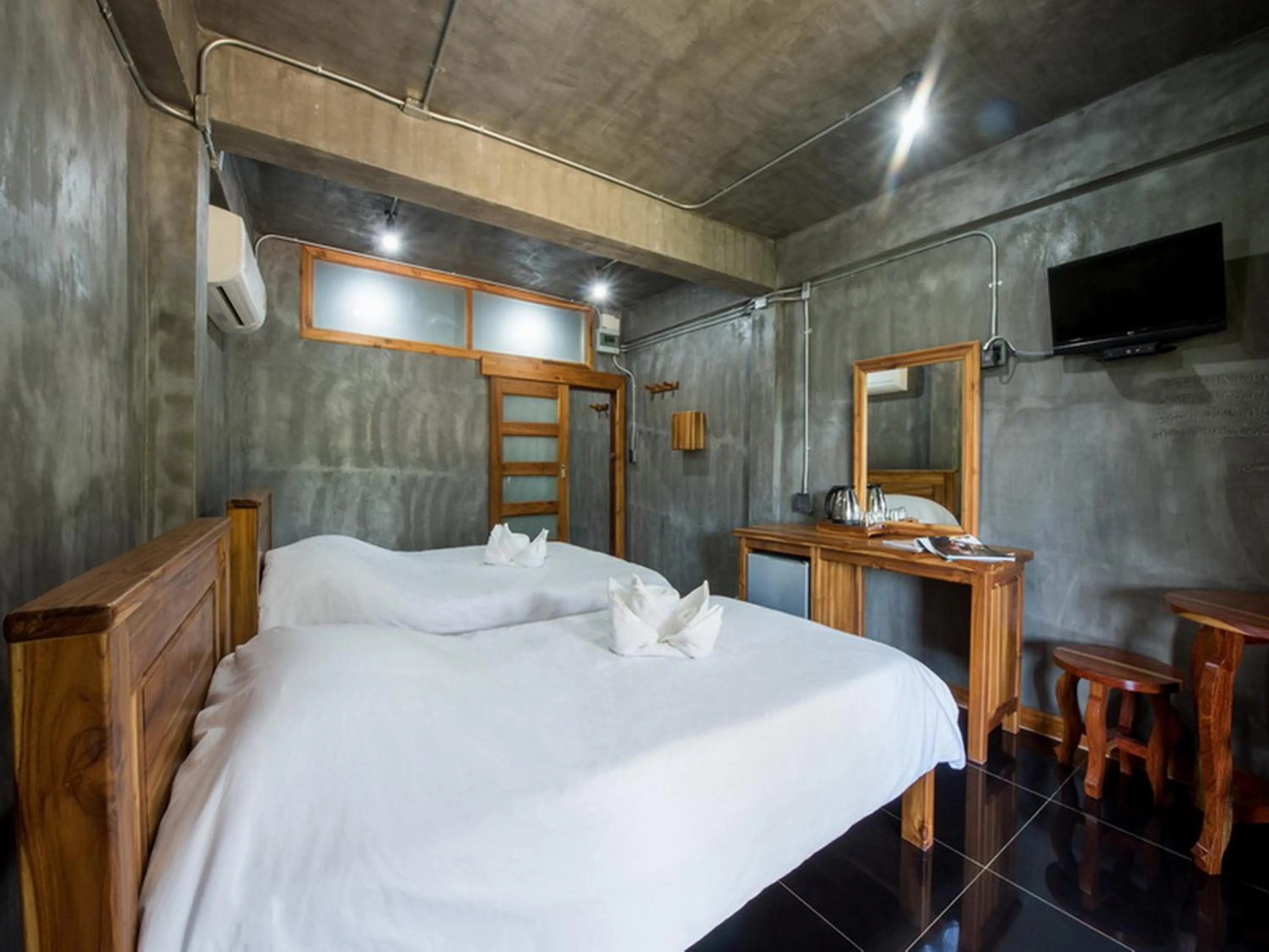 Bed in Thongphaphum River