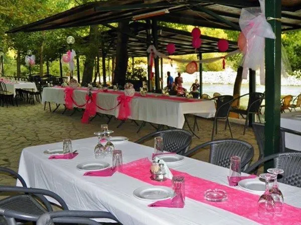 Restaurant/places to eat in Acheron Springs-Markou Ilias