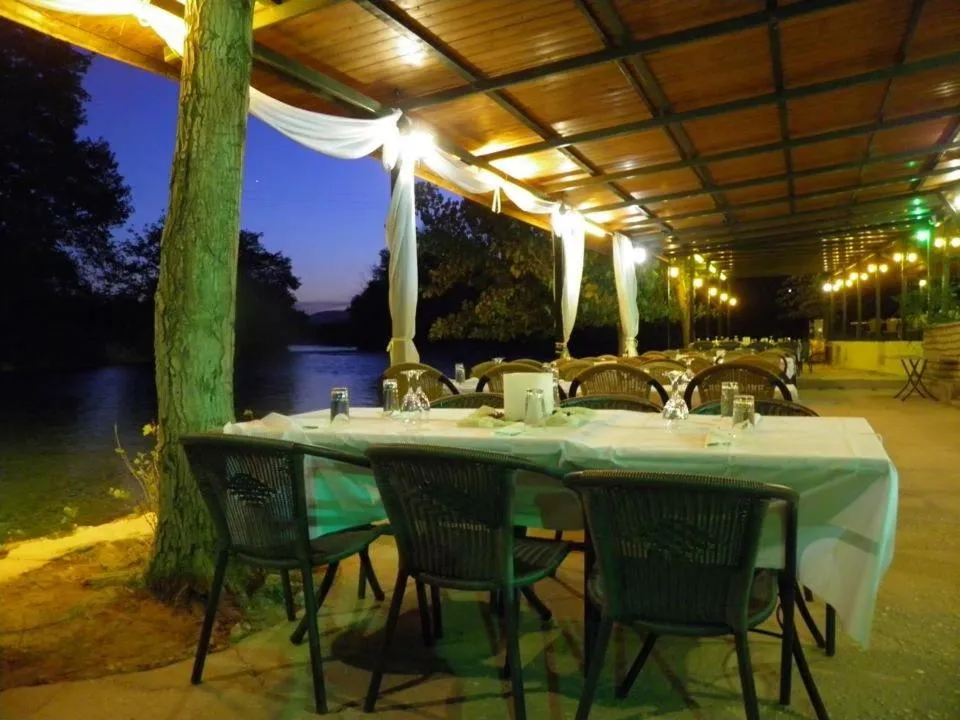 Restaurant/places to eat in Acheron Springs-Markou Ilias