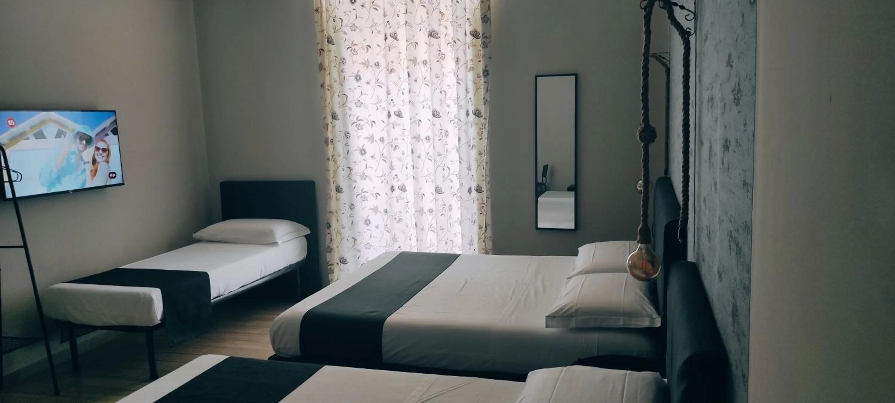 Photo of the whole room, Bed in Napoli City Rooms