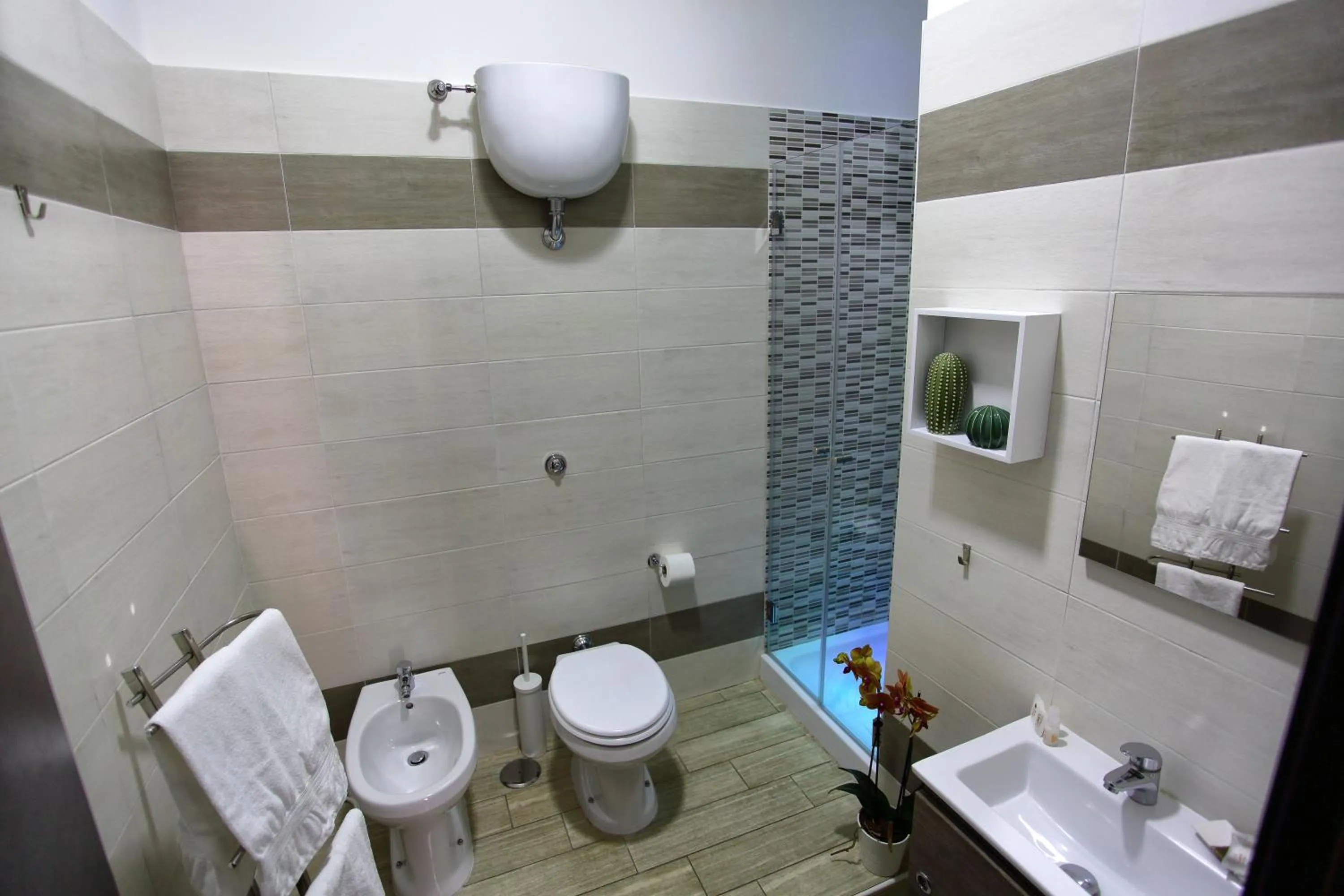 Bathroom in Napoli City Rooms