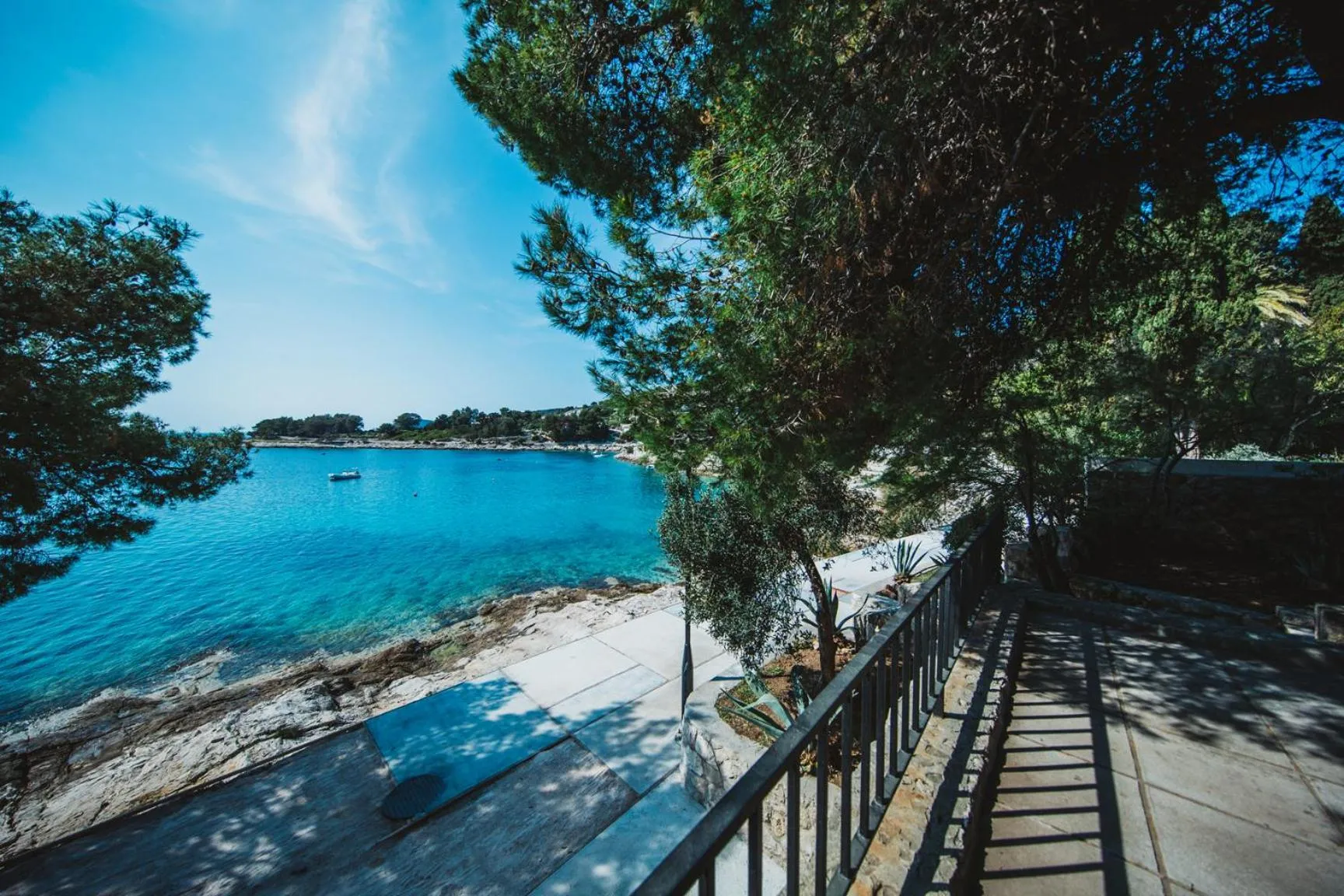 Property building in Pine Beach Villa