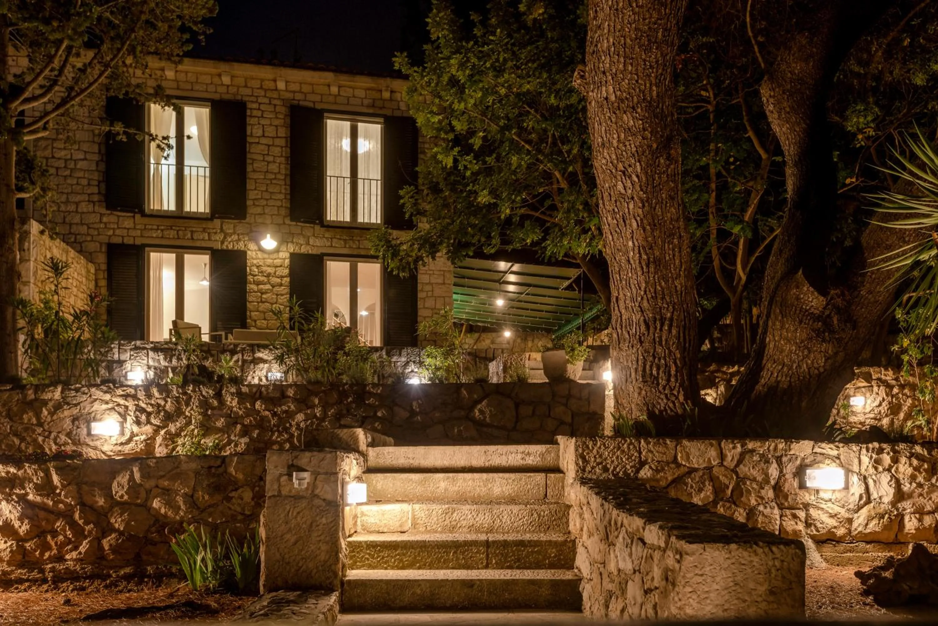 Facade/entrance in Pine Beach Villa