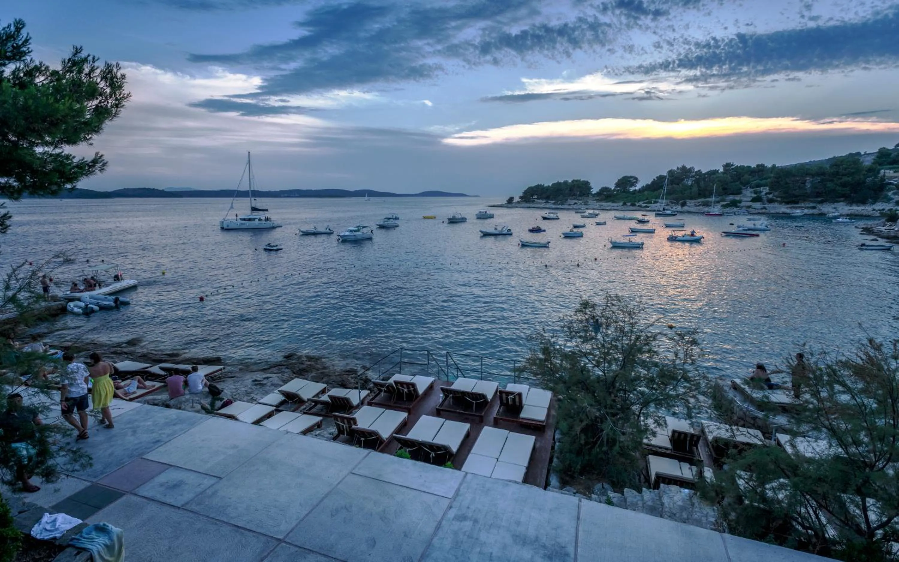 Summer in Pine Beach Villa