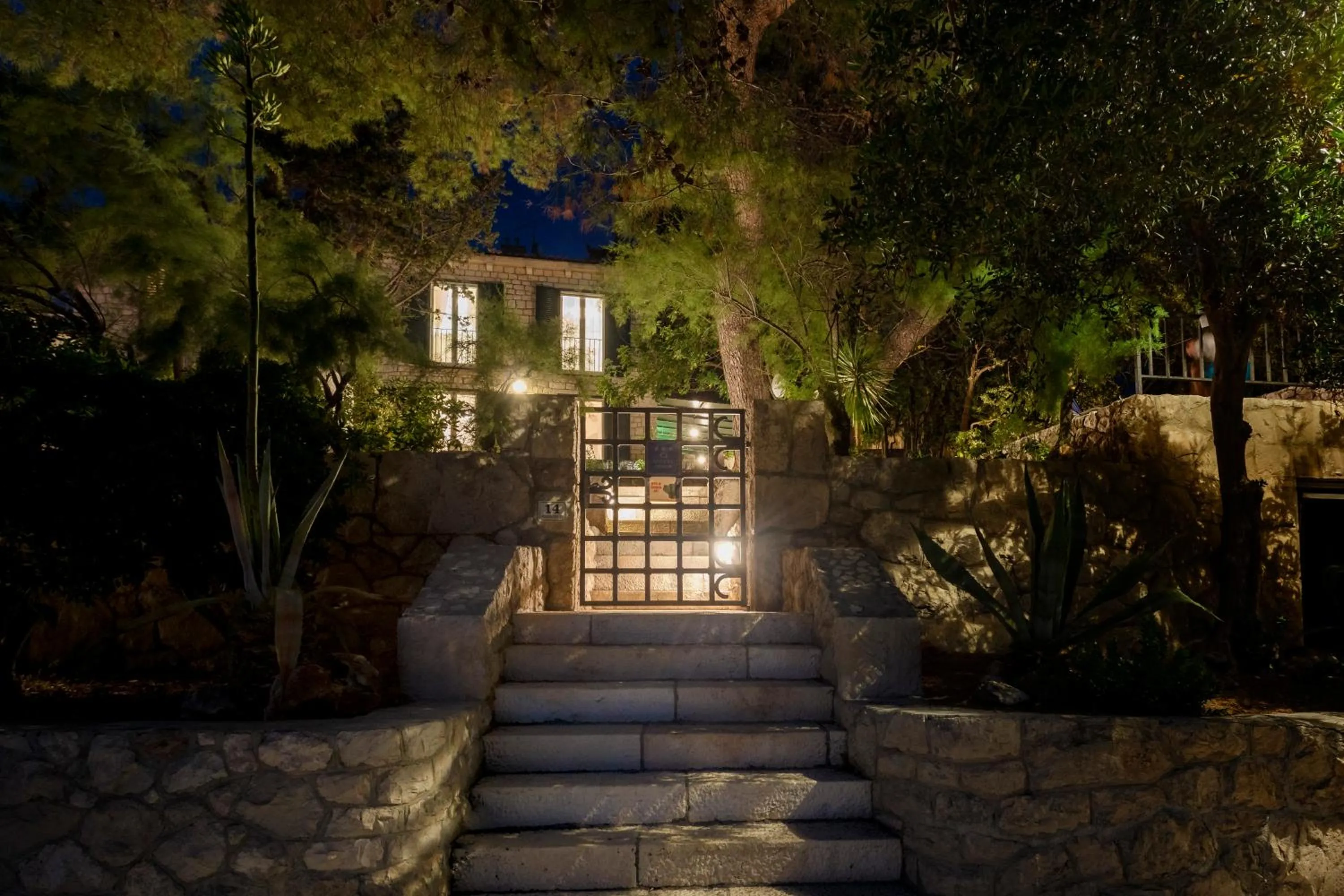 Night in Pine Beach Villa