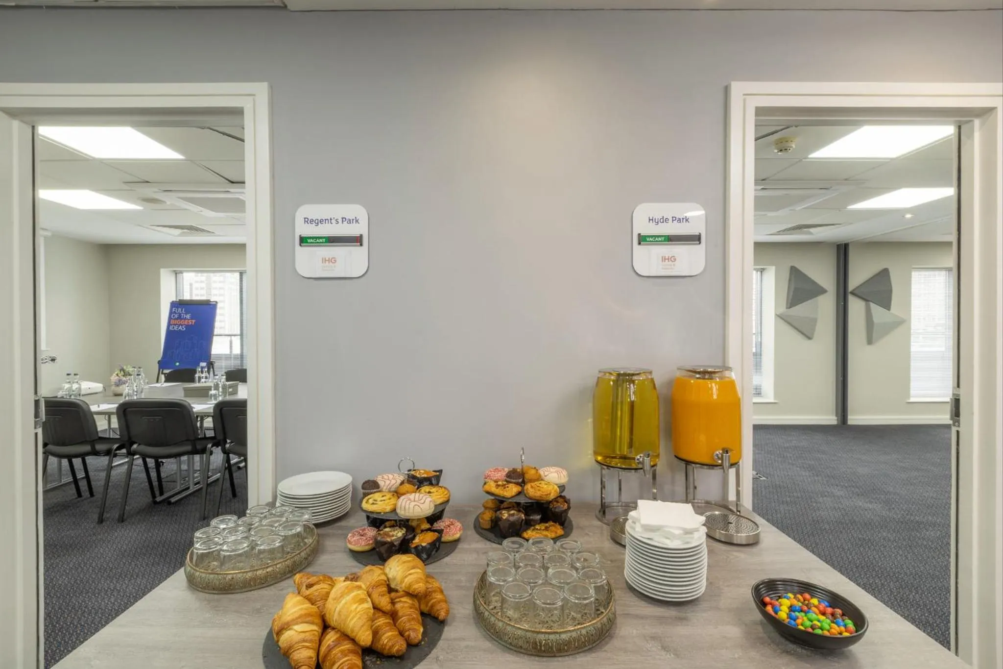 Meeting/conference room in Holiday Inn Express London Croydon by IHG