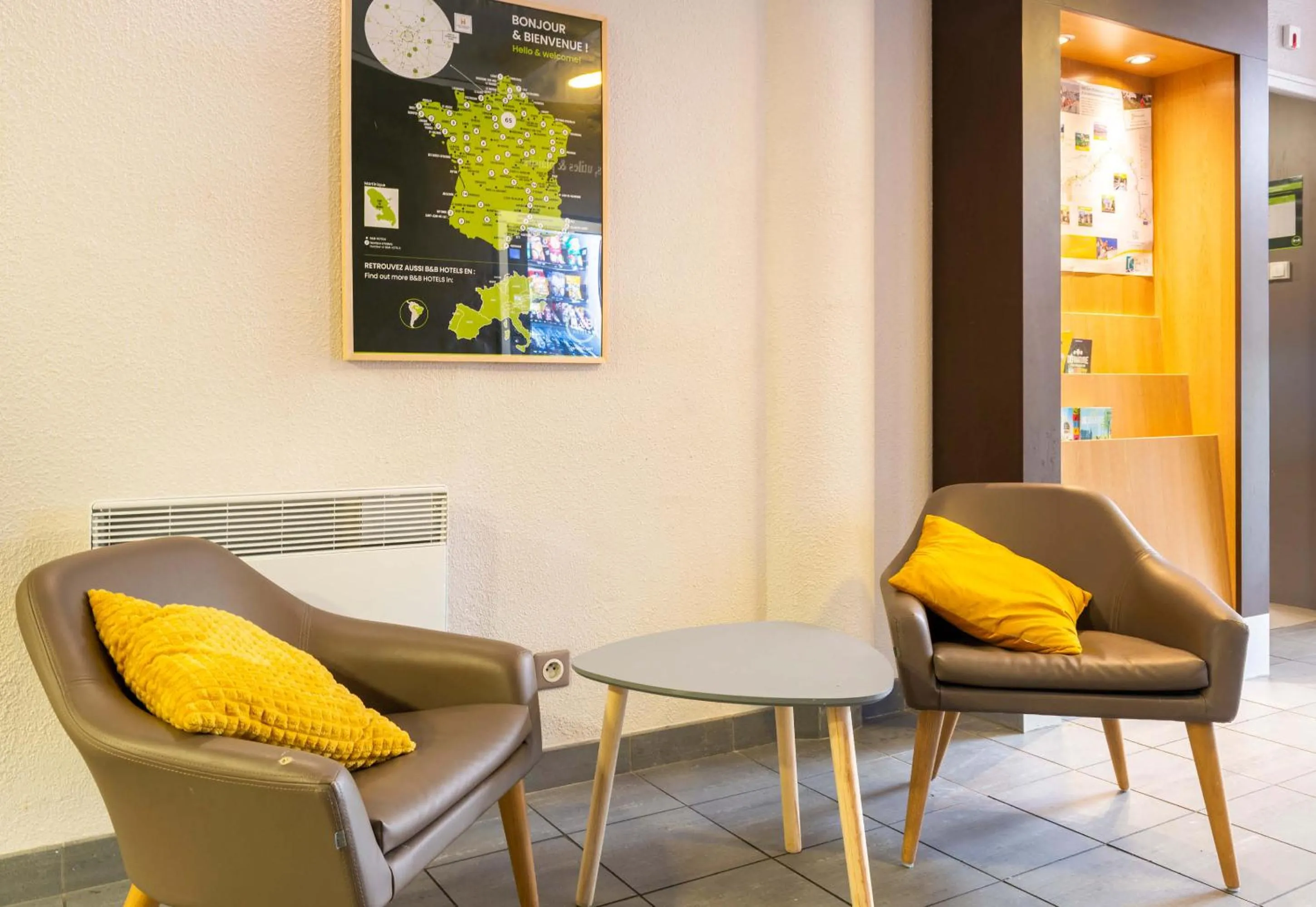 Seating area in B&B HOTEL Nantes Rezé St Sébastien