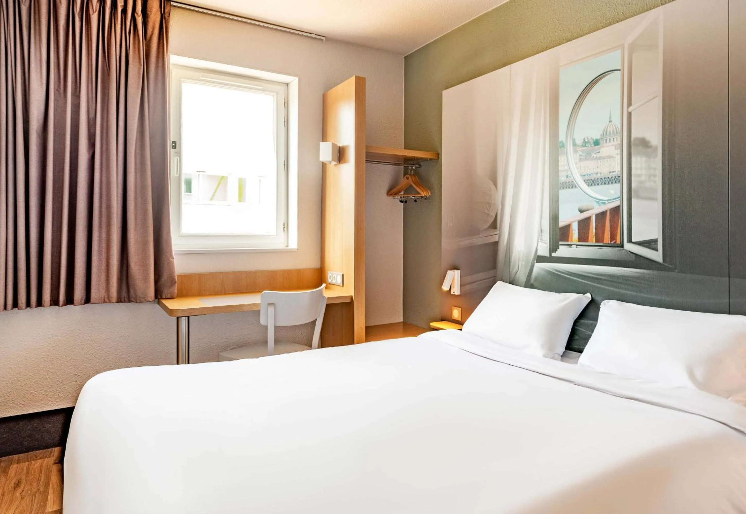 Bedroom, Bed in B&B HOTEL Nantes Rezé St Sébastien