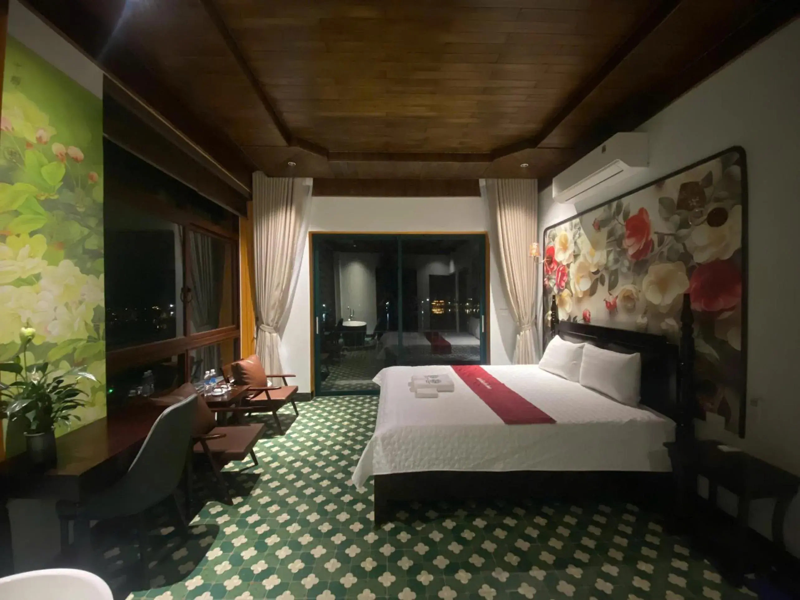 Deluxe Double Room in Tam Coc Mountain View Homestay Deluxe Double Room in Tam Coc Mountain View Homestay