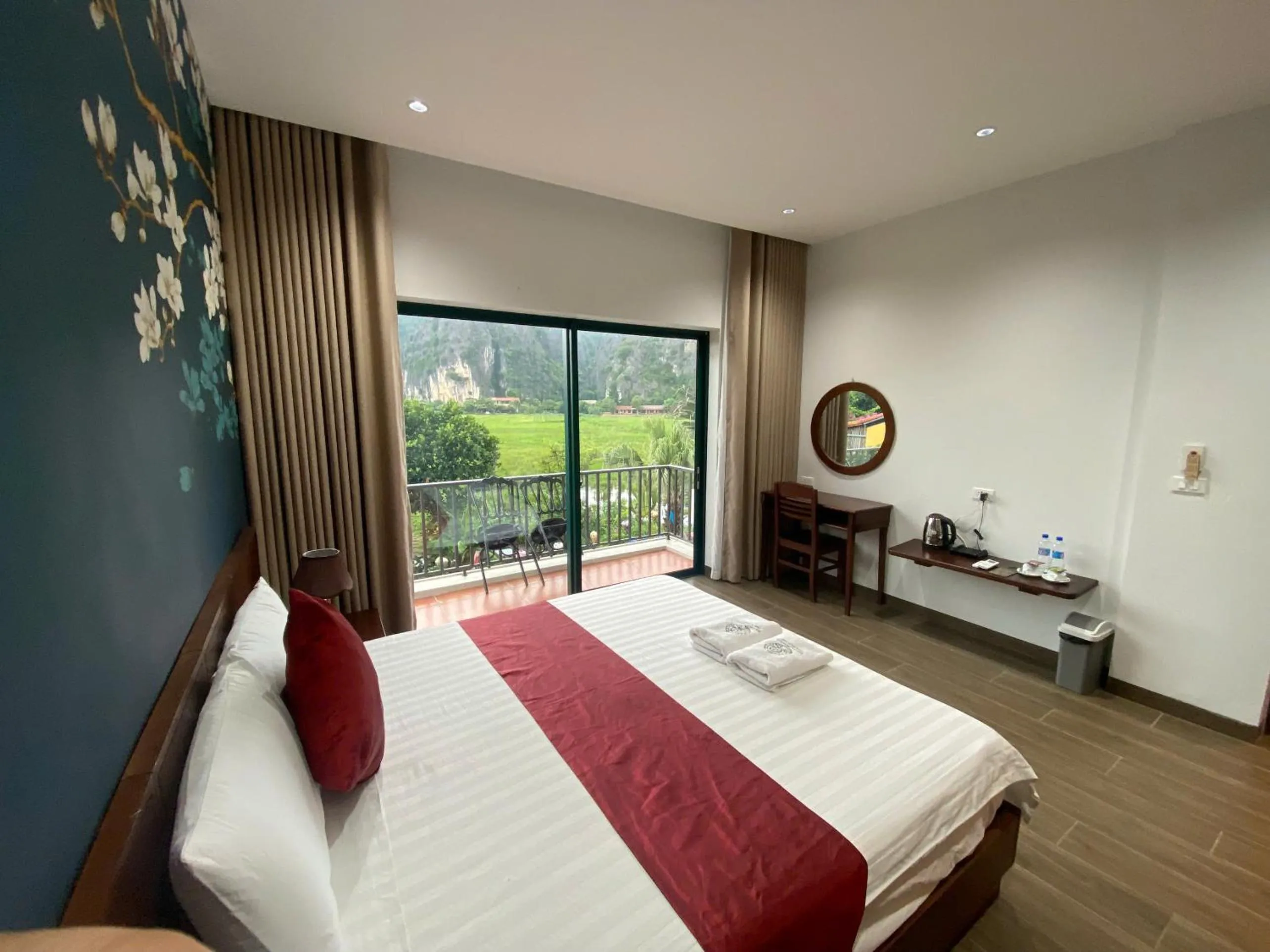 Photo of the whole room, Bed in Tam Coc Mountain View Homestay