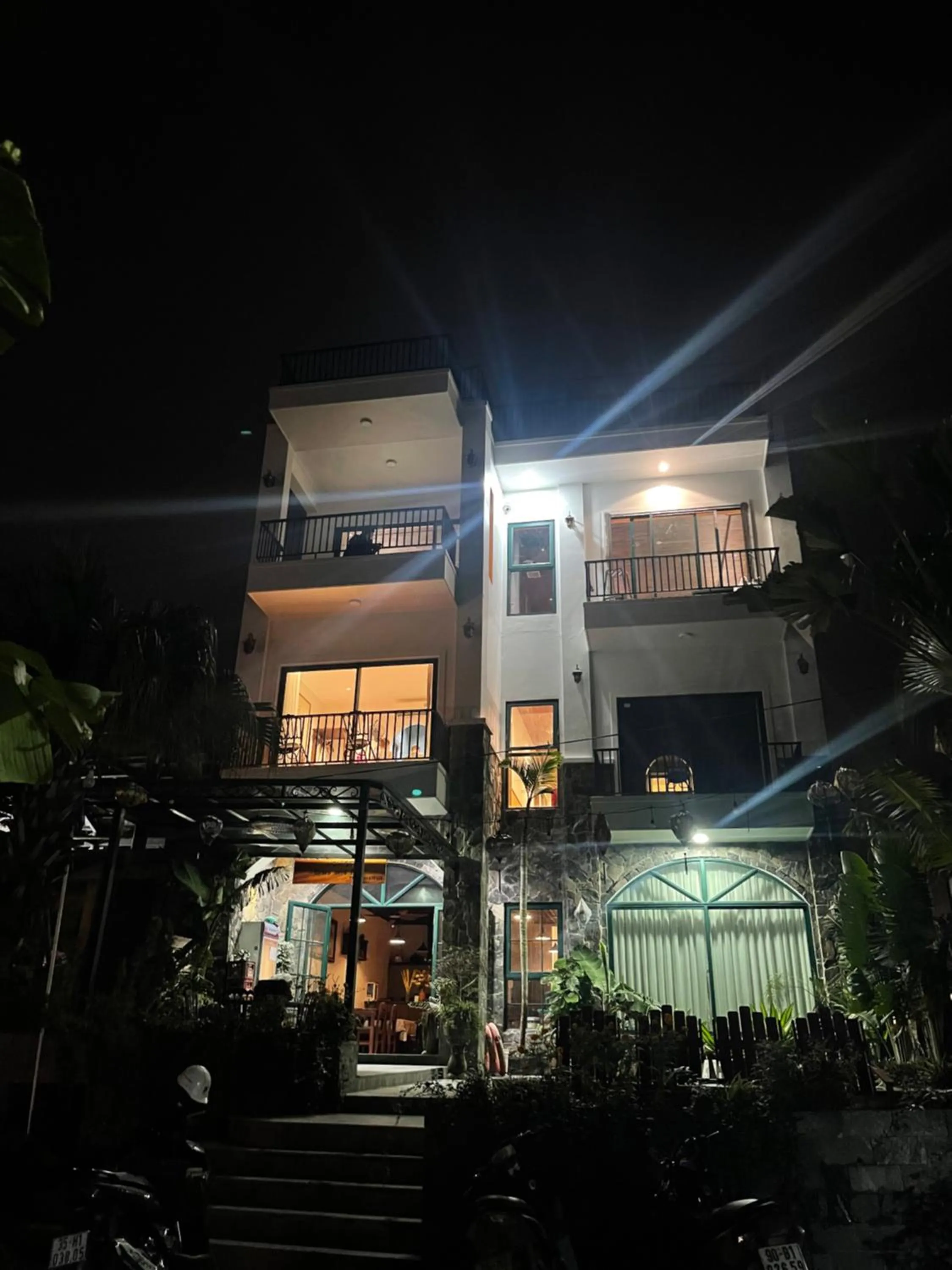 Garden view in Tam Coc Mountain View Homestay