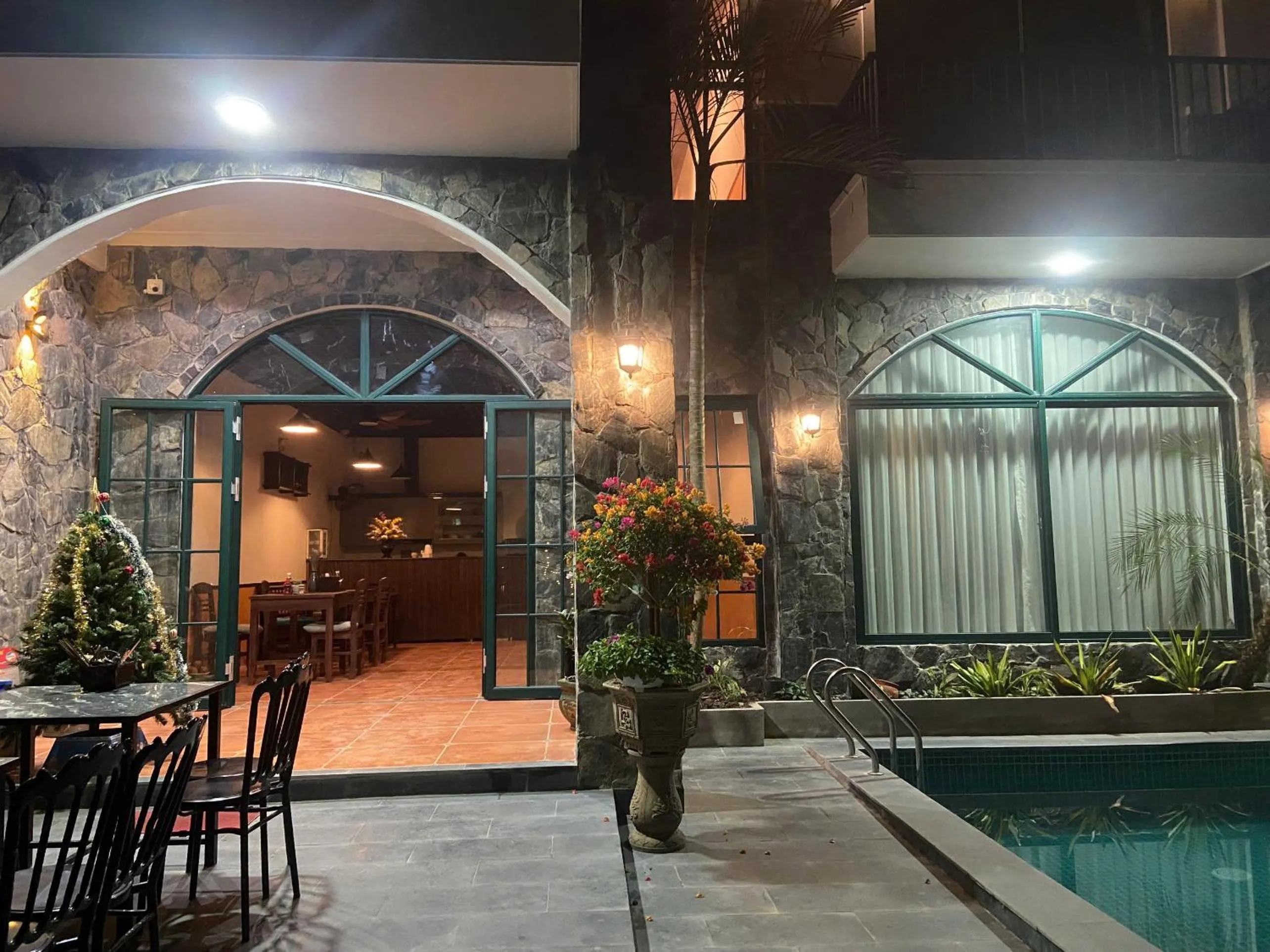 Swimming pool in Tam Coc Mountain View Homestay