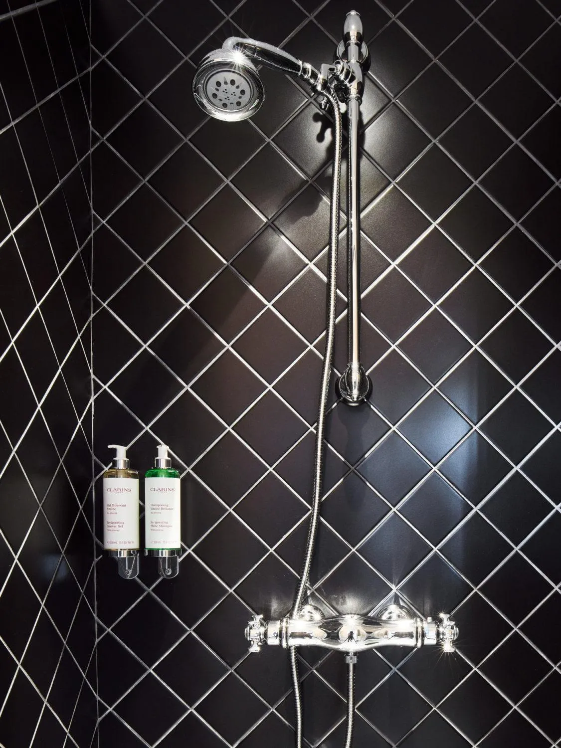 Shower in Hotel Rendez-Vous Batignolles