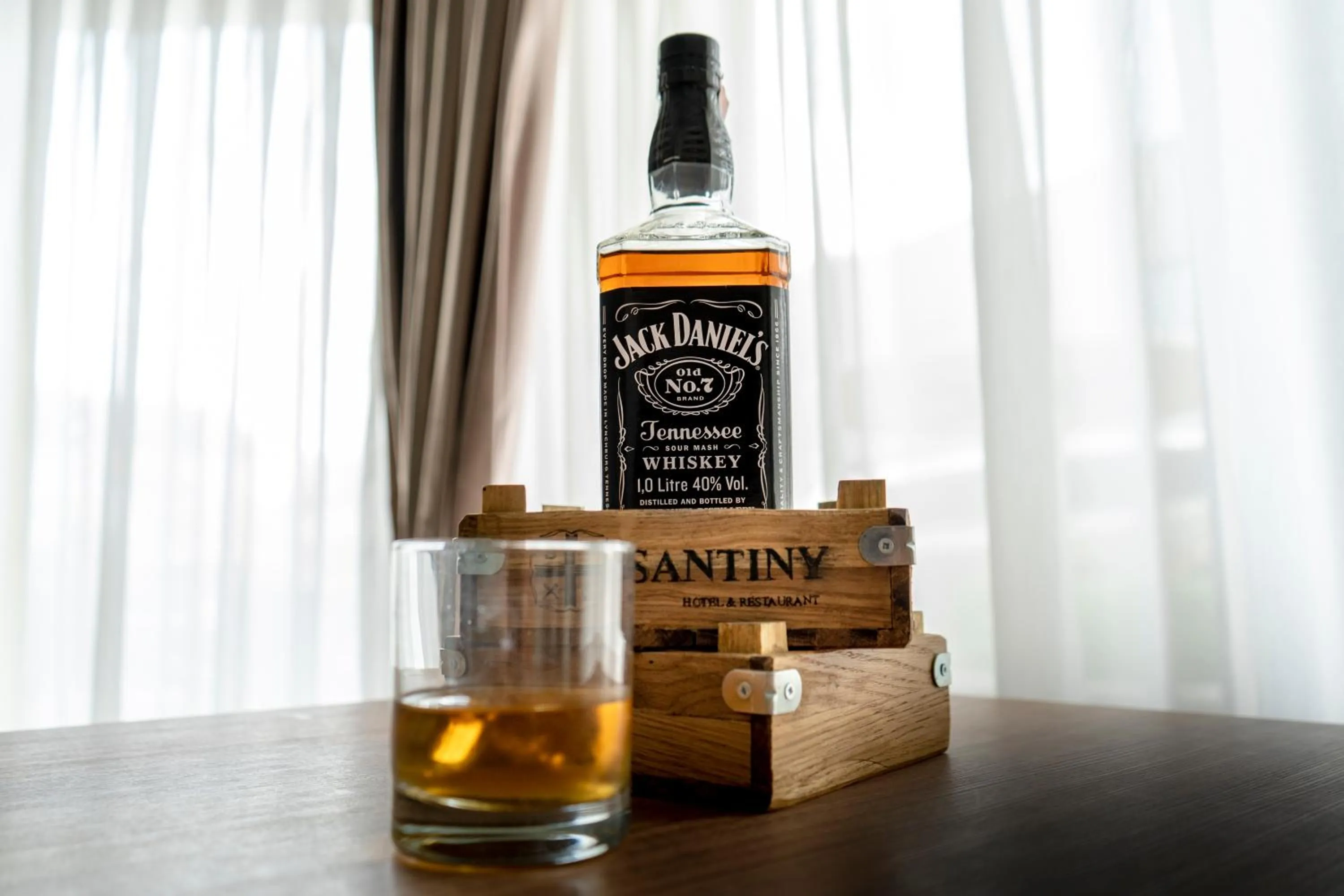 Restaurant/places to eat in Hotel Santiny