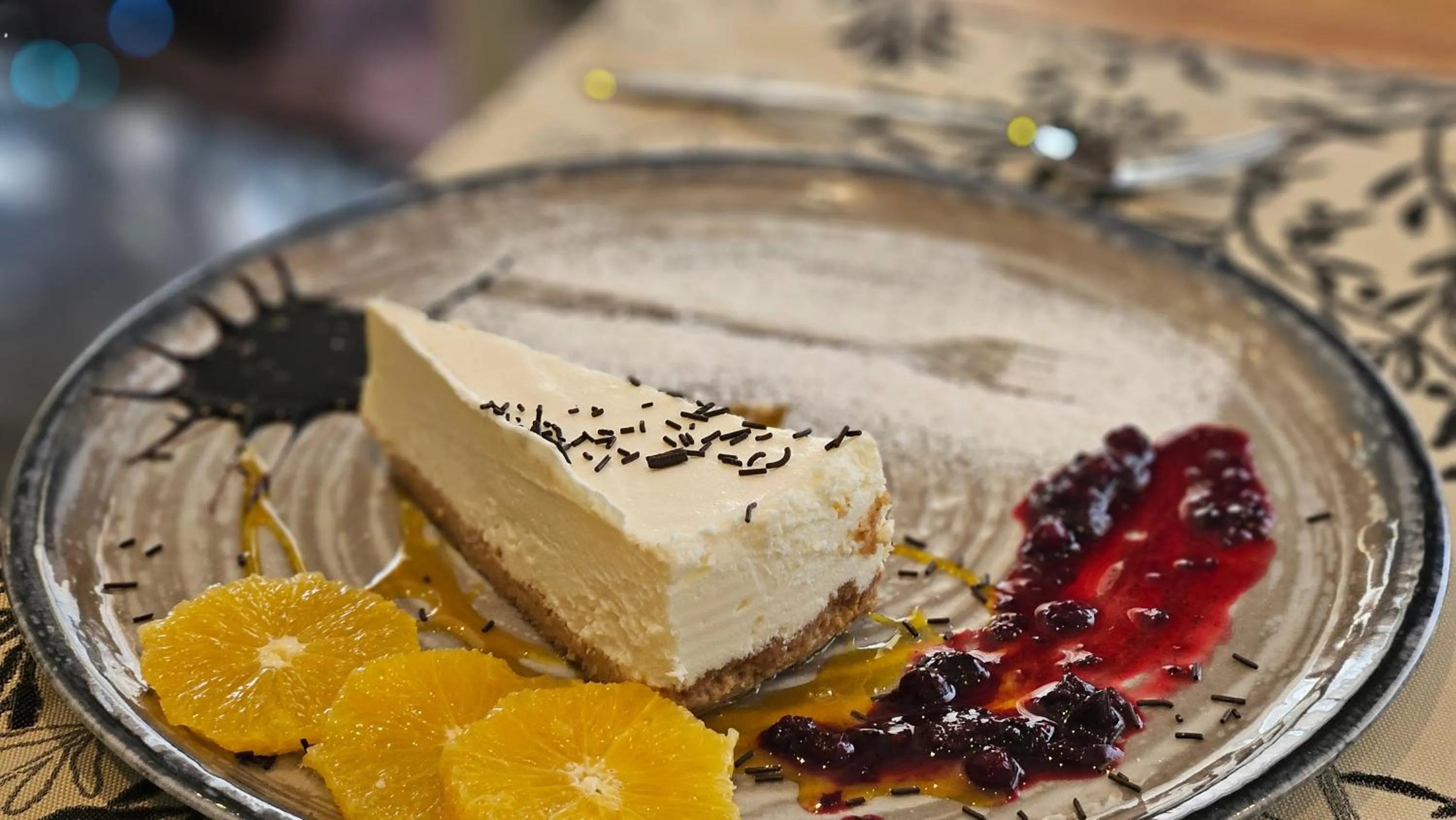 Restaurant/places to eat in Hotel Santiny