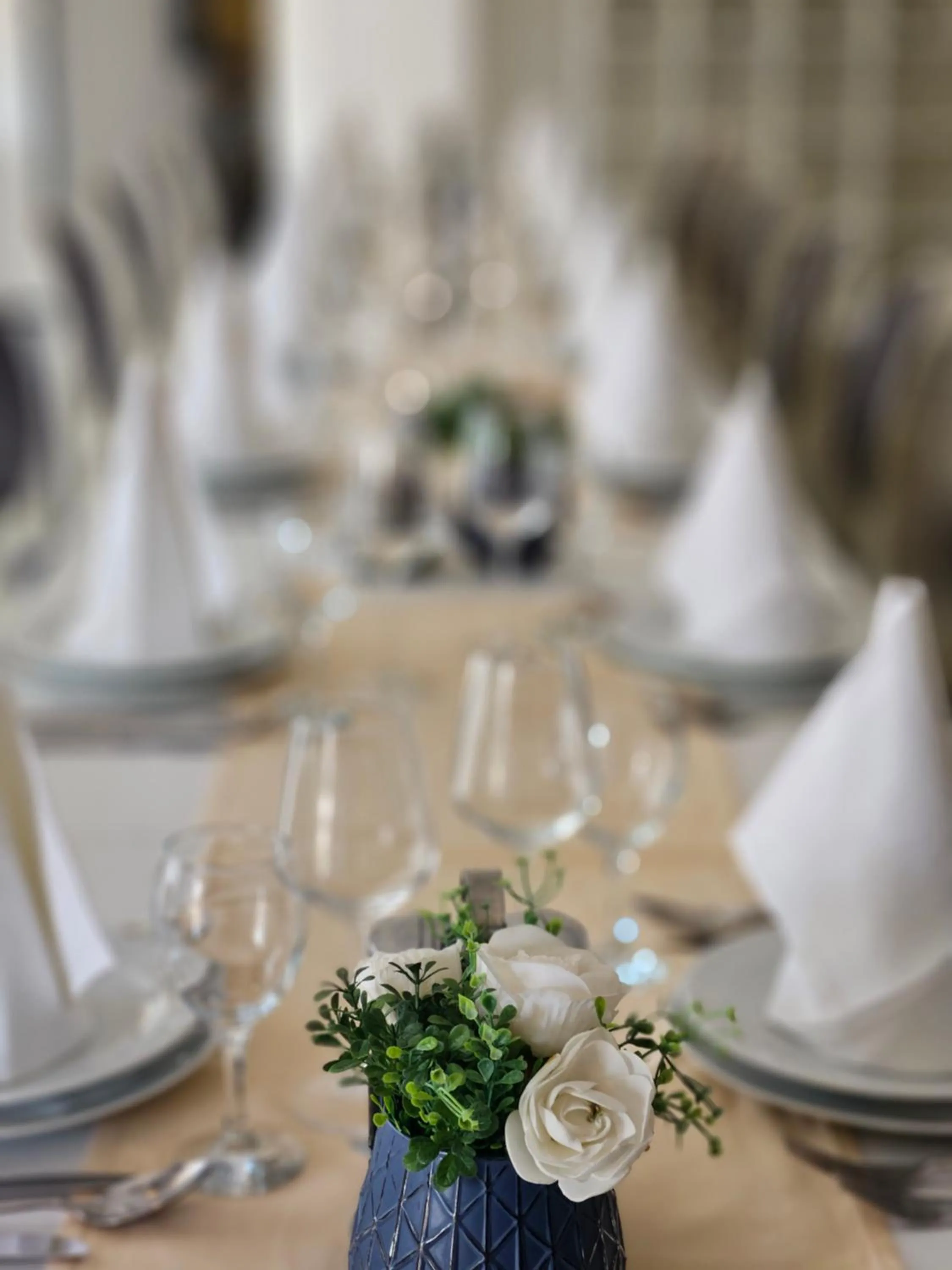 Restaurant/places to eat in Hotel Santiny