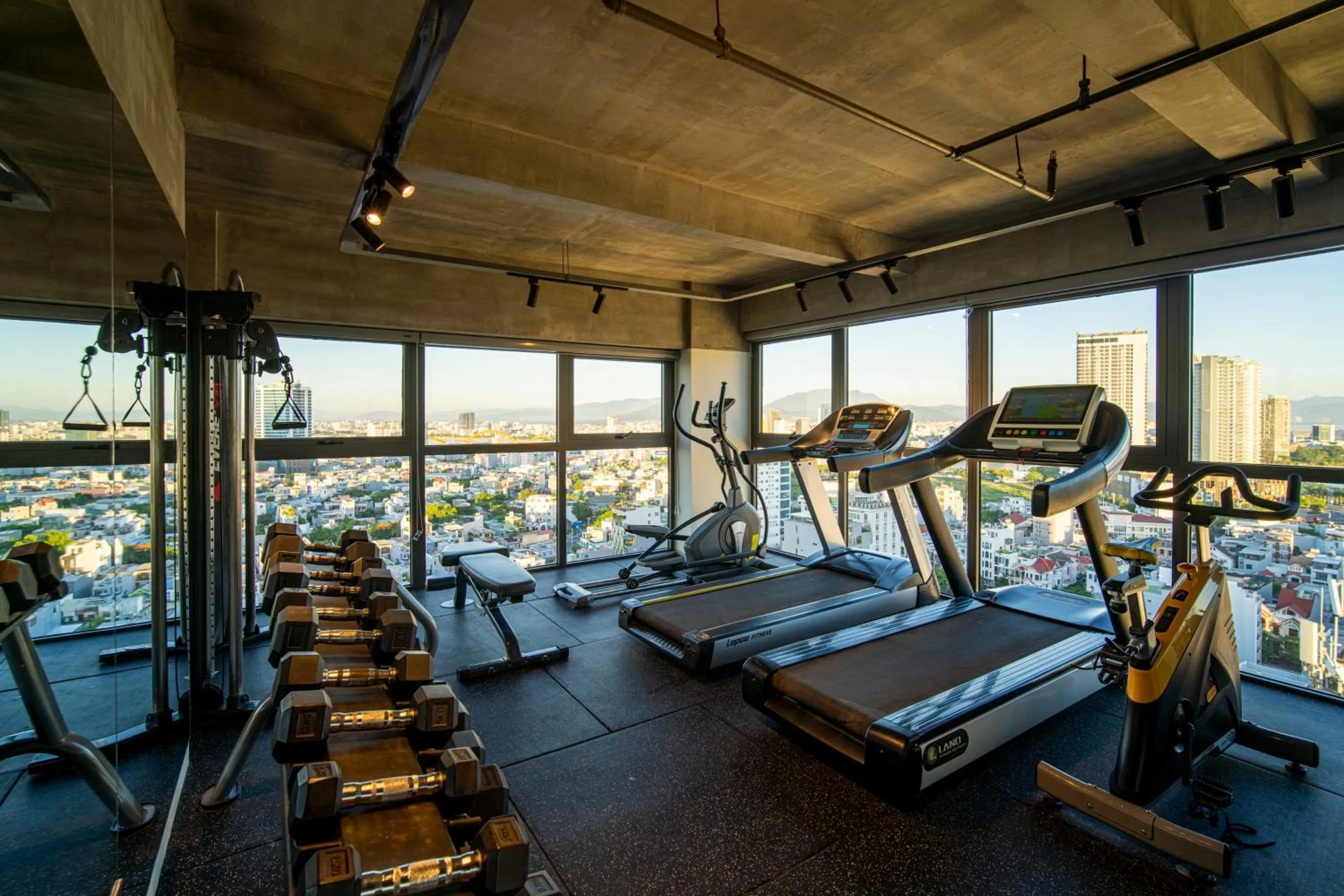 Fitness centre/facilities in Luxtery Hotel