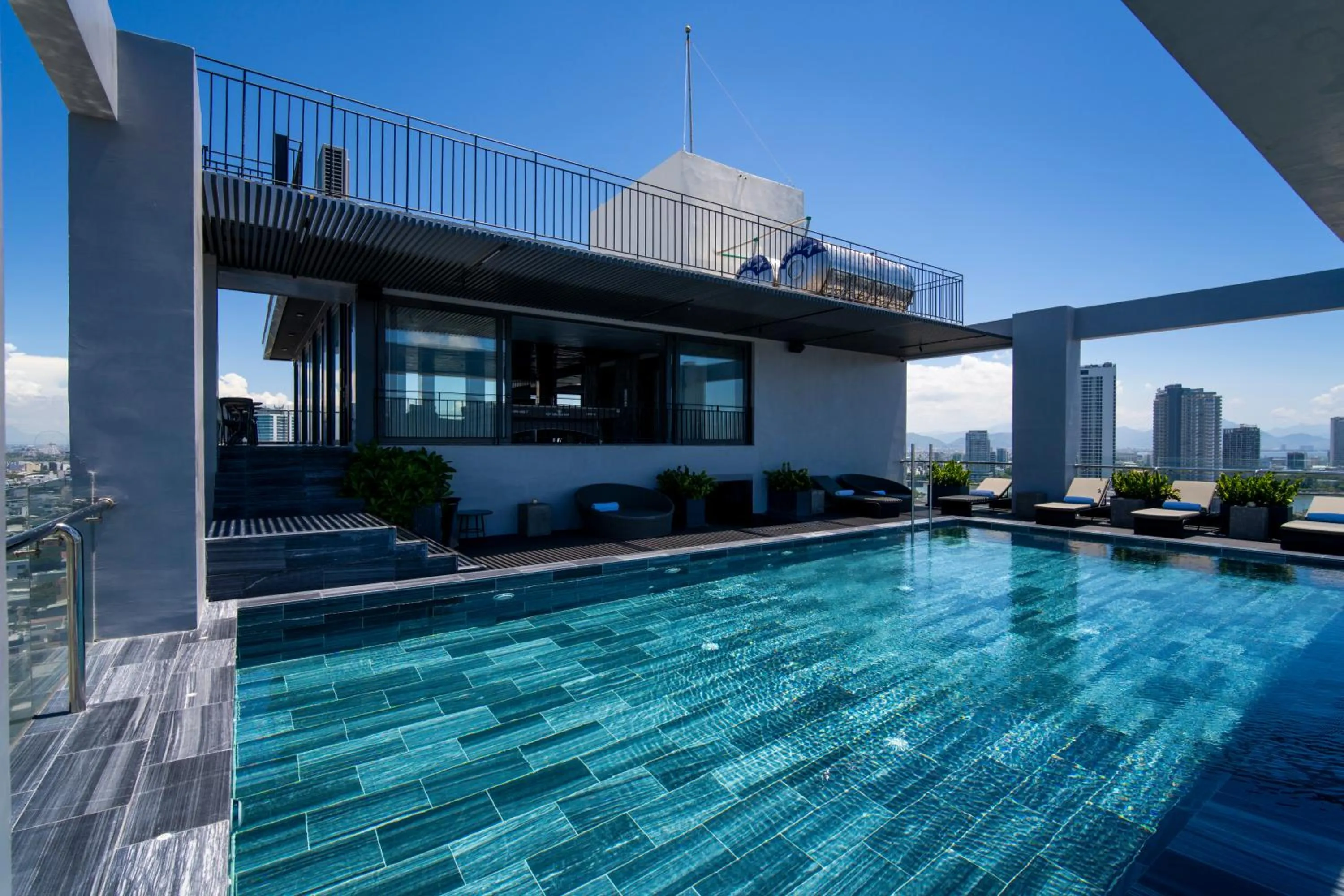 Swimming pool in Luxtery Hotel