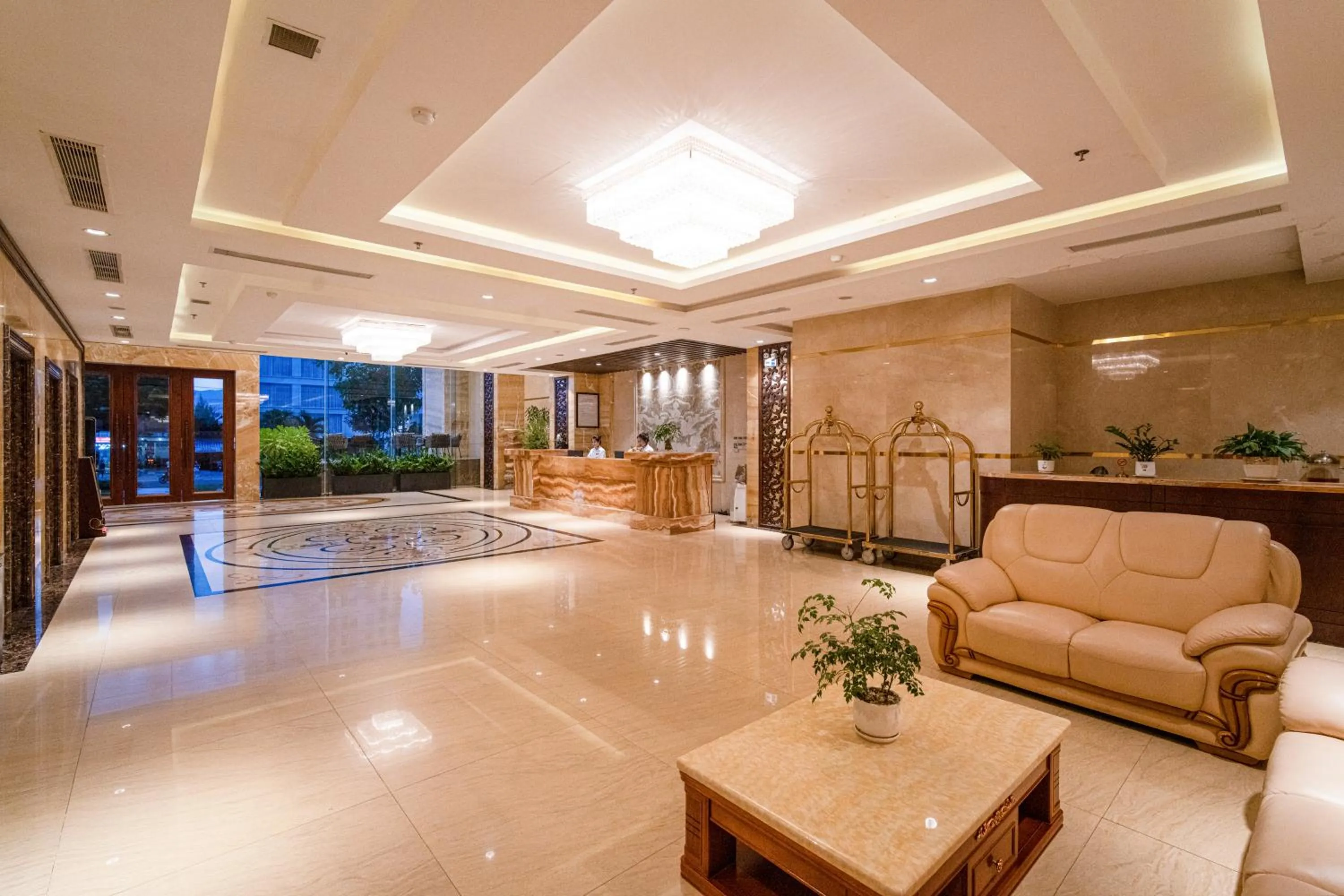 Lobby or reception in Luxtery Hotel