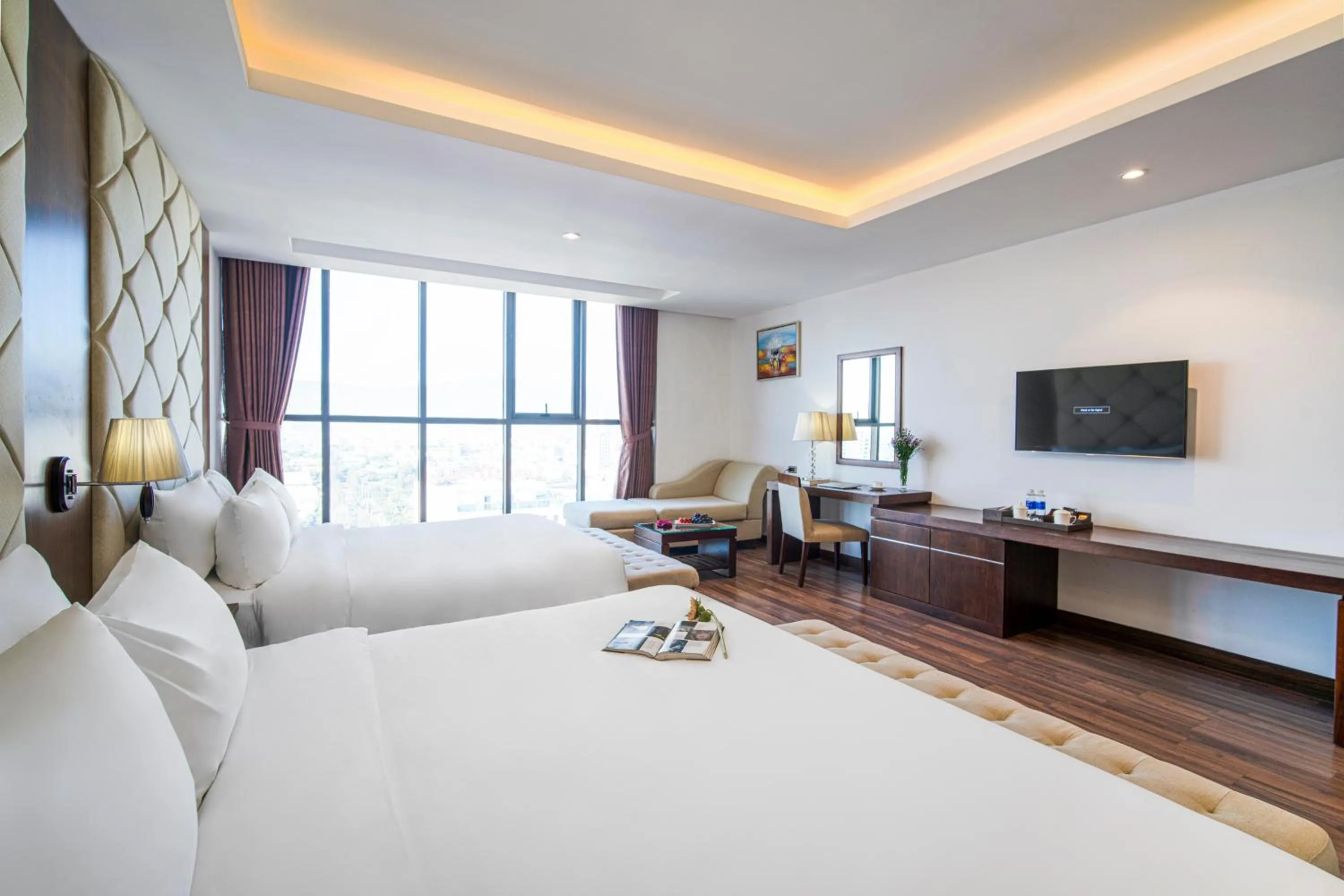 Bedroom, Bed in Luxtery Hotel