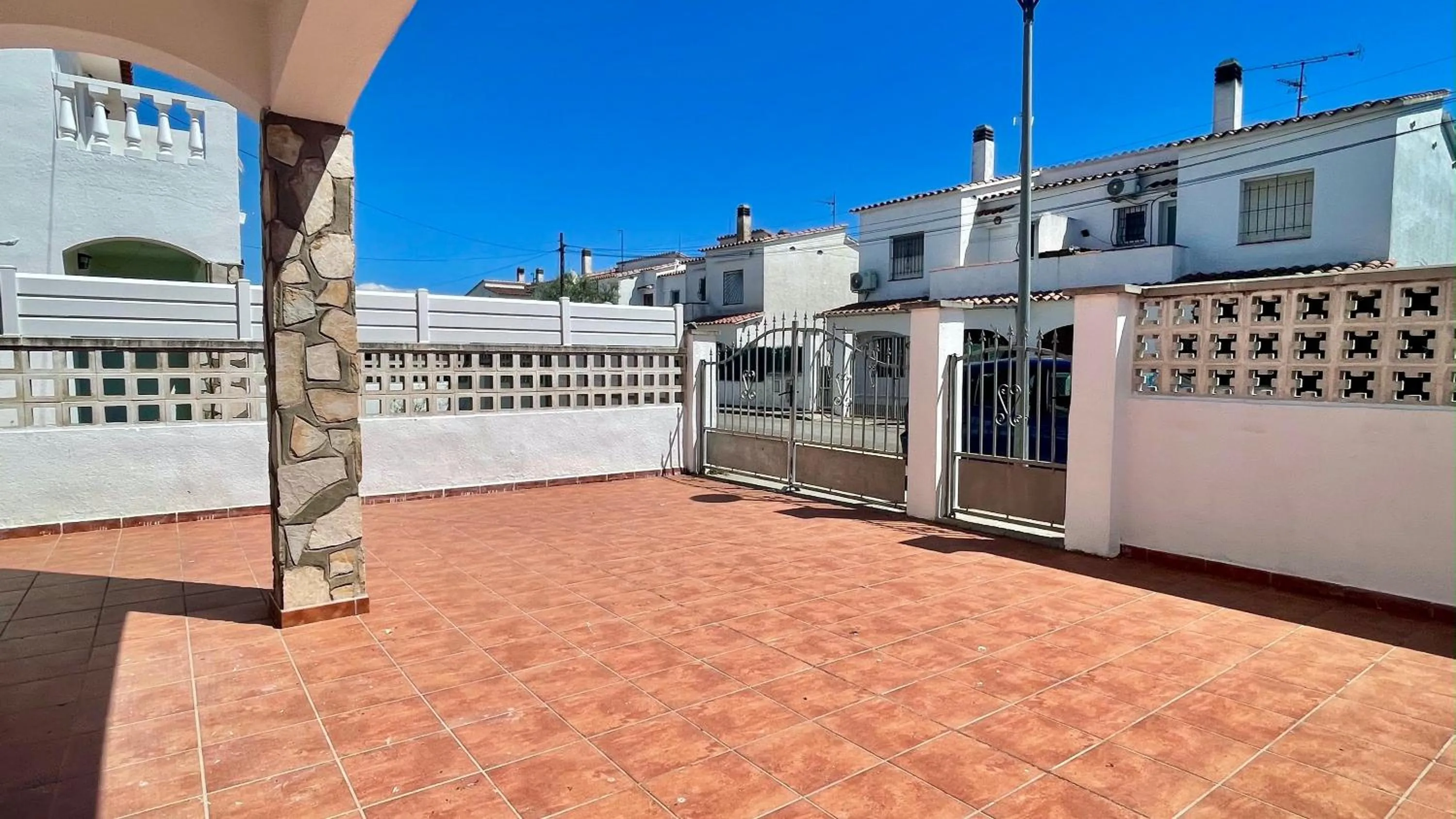 Patio in La Vinya 14