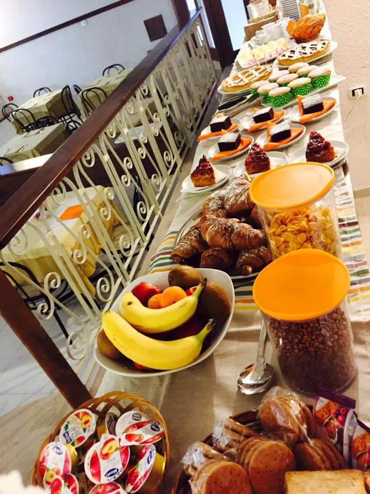 Buffet breakfast in Hotel Villa Susy