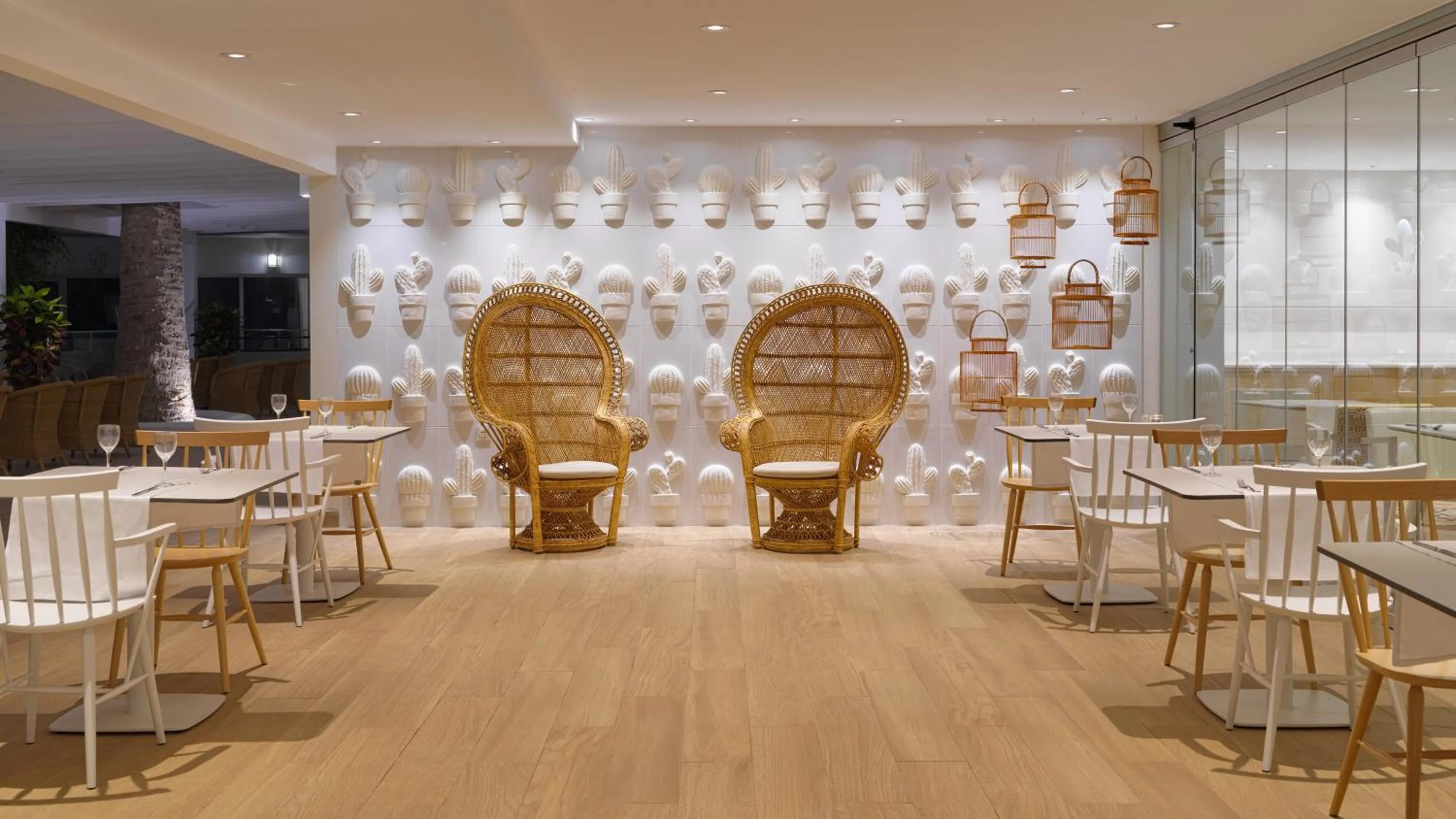 Lounge or bar in H10 Ocean Dunas - Adults Only