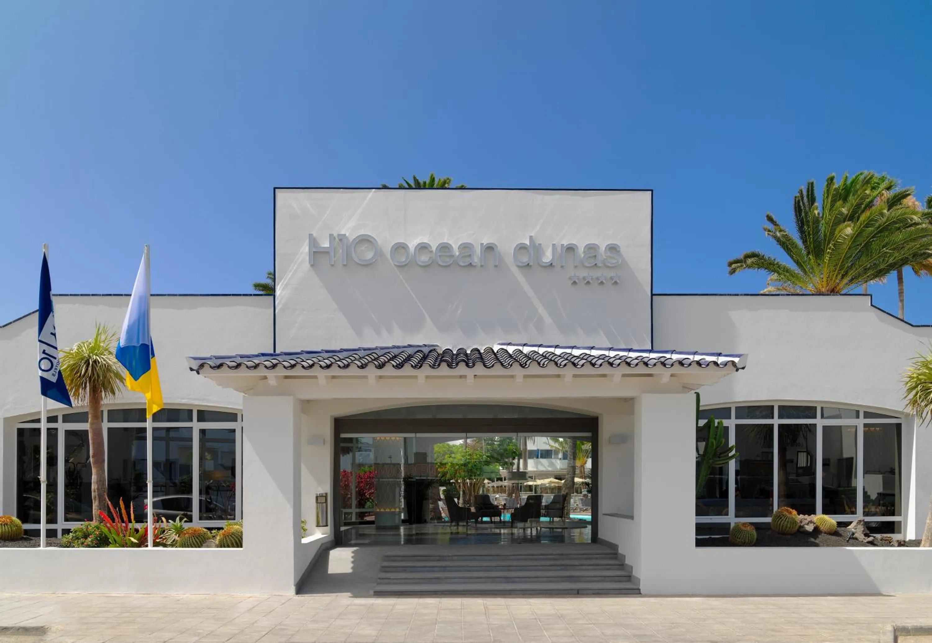 Facade/entrance in H10 Ocean Dunas - Adults Only