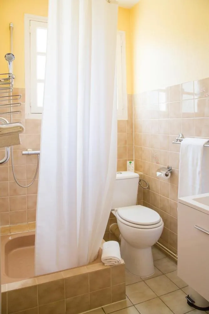 Bathroom in Hostellerie de La Roseraie