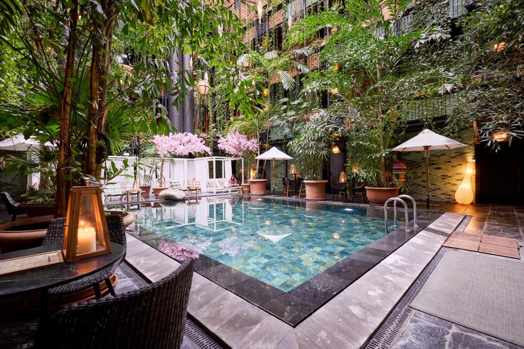 Swimming pool in Manon Les Suites Guldsmeden