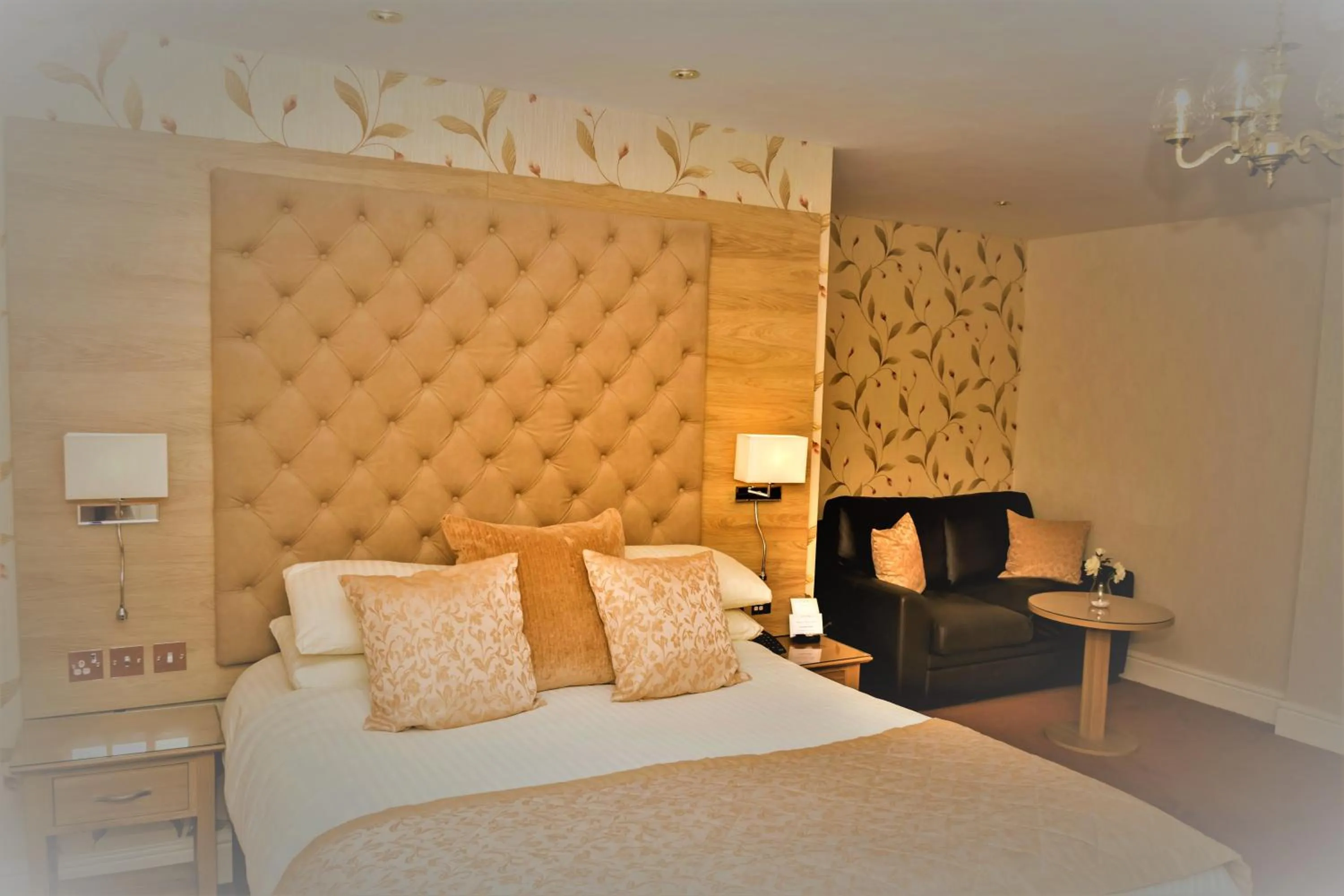 Bed in Kingston Theatre Hotel