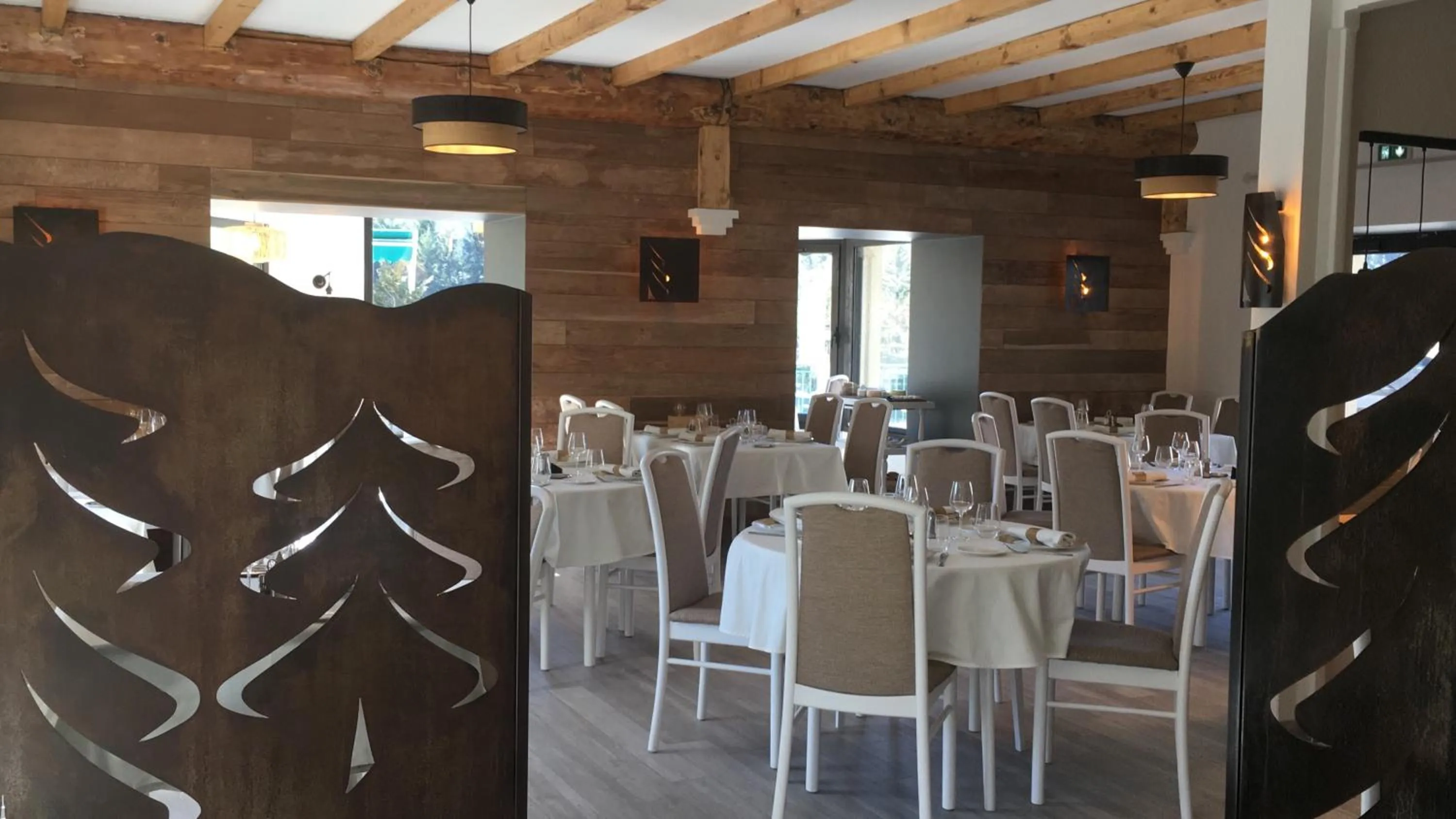 Restaurant/places to eat in Logis Hotel Restaurant des Sapins