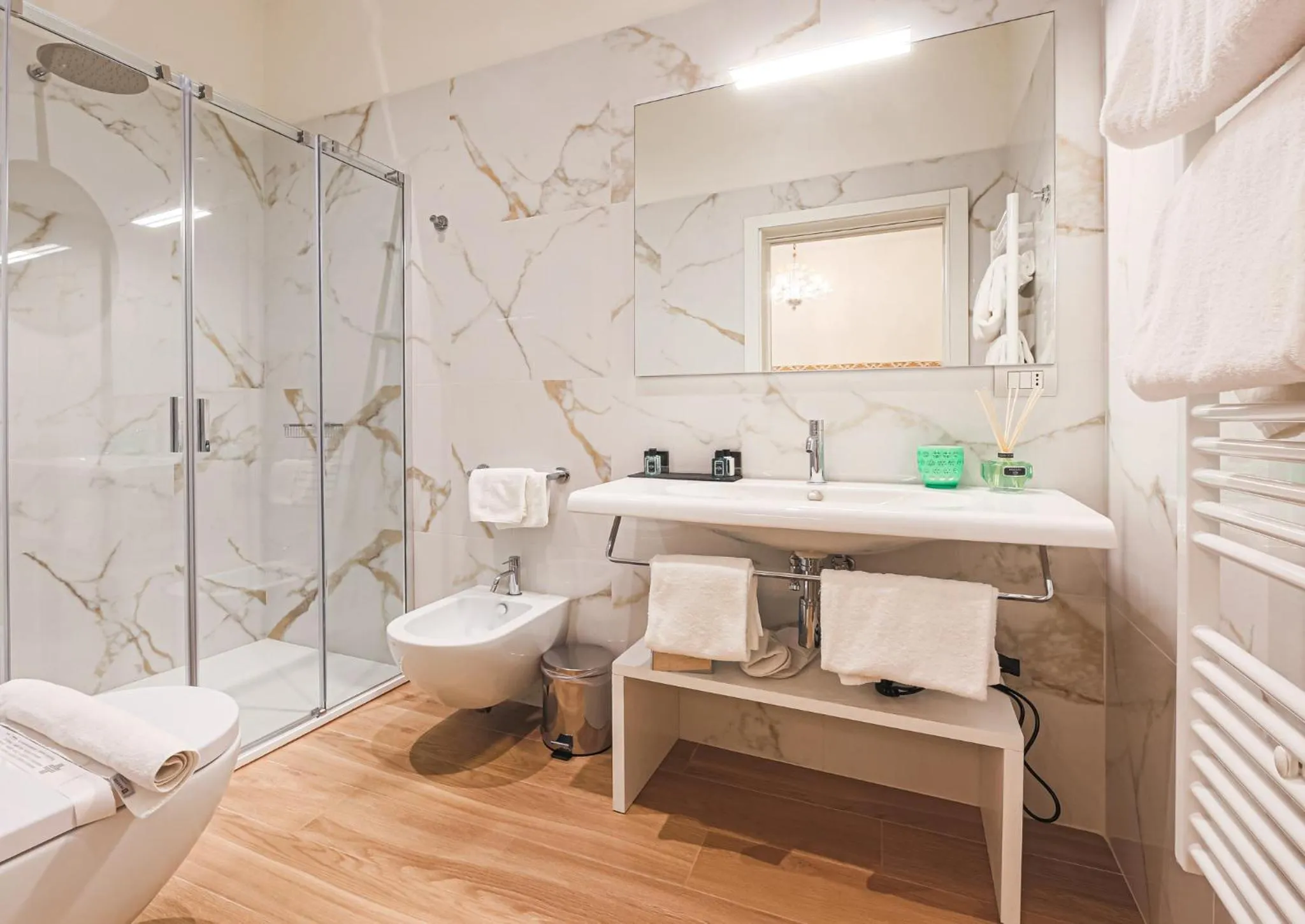 Shower in Canto degli Aranci