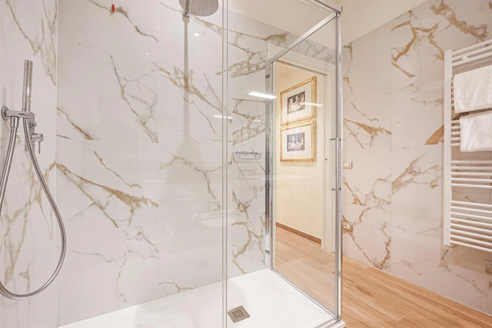 Shower in Canto degli Aranci