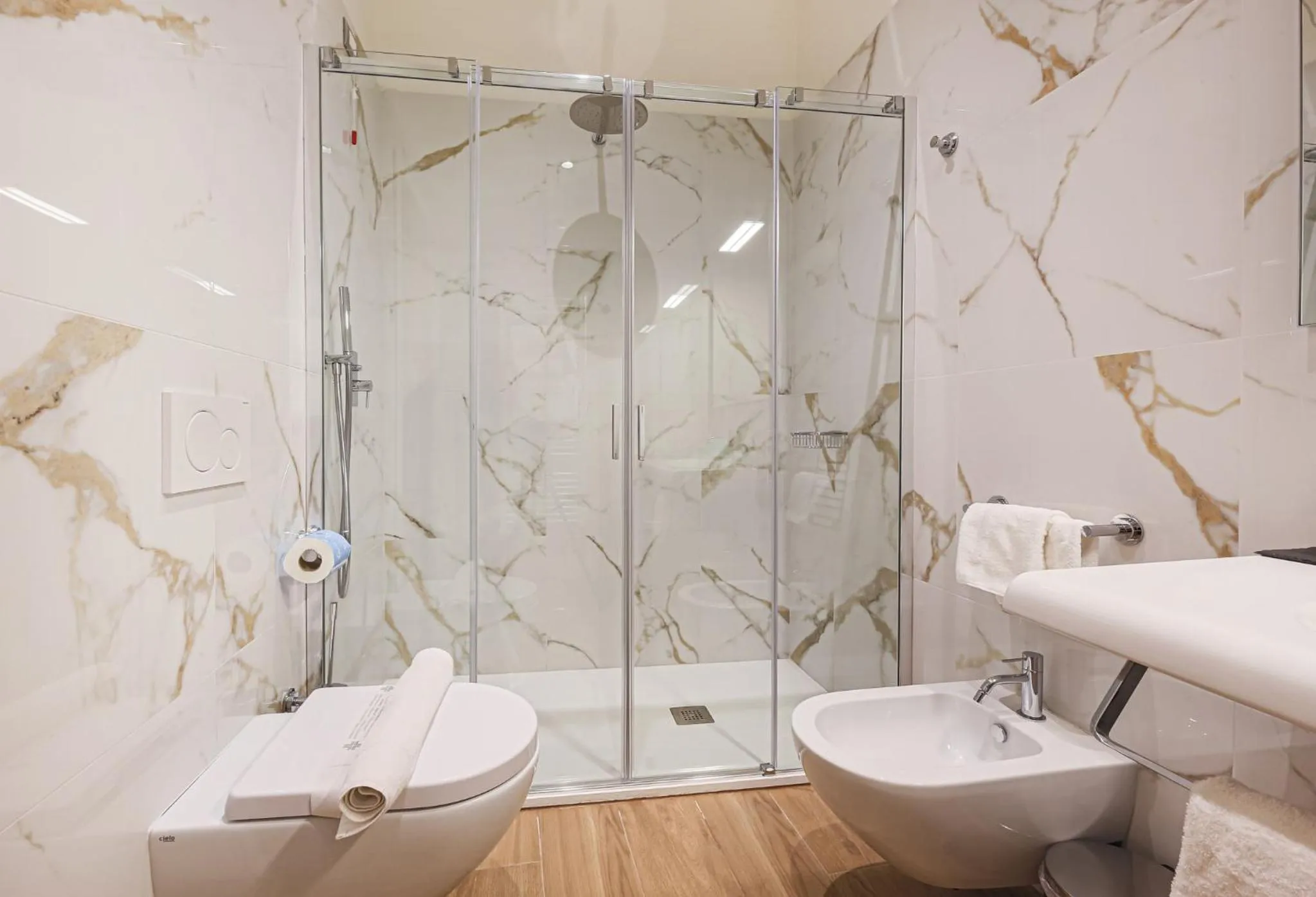 Shower in Canto degli Aranci