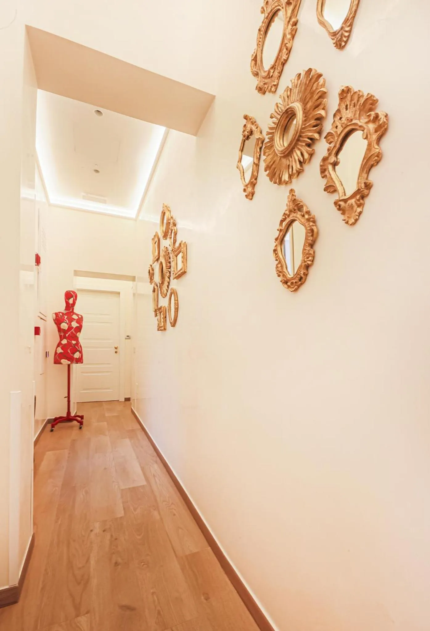 Decorative detail in Canto degli Aranci