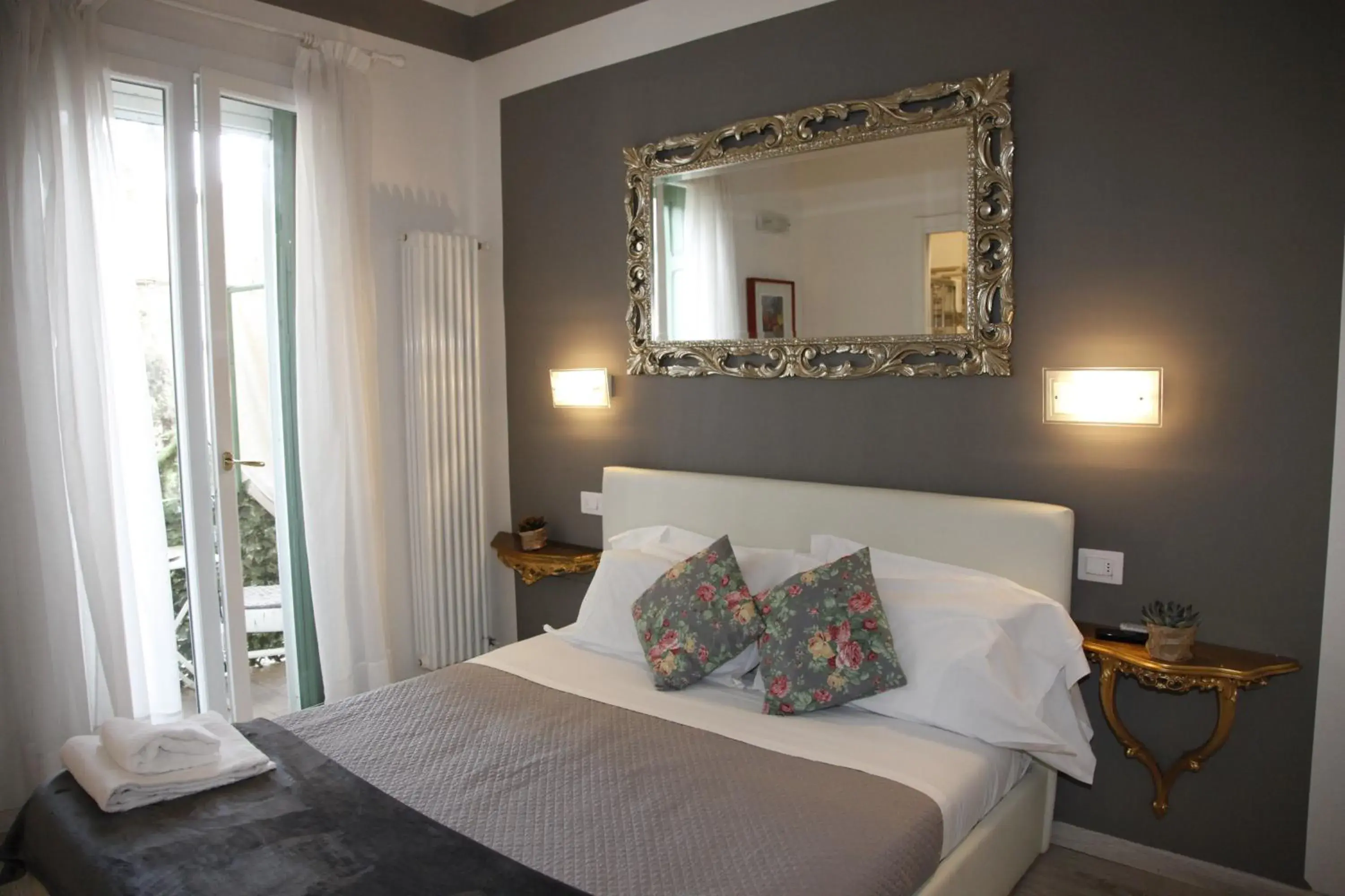 Double Room in La Stanza Di Giulietta Double Room in La Stanza Di Giulietta